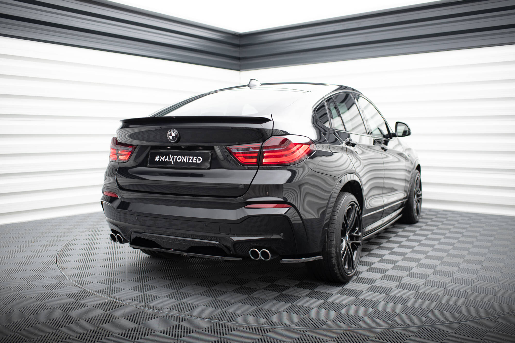 Maxton Design Heck Ansatz Flaps Diffusor passend für BMW X4 M Paket schwarz Hochglanz