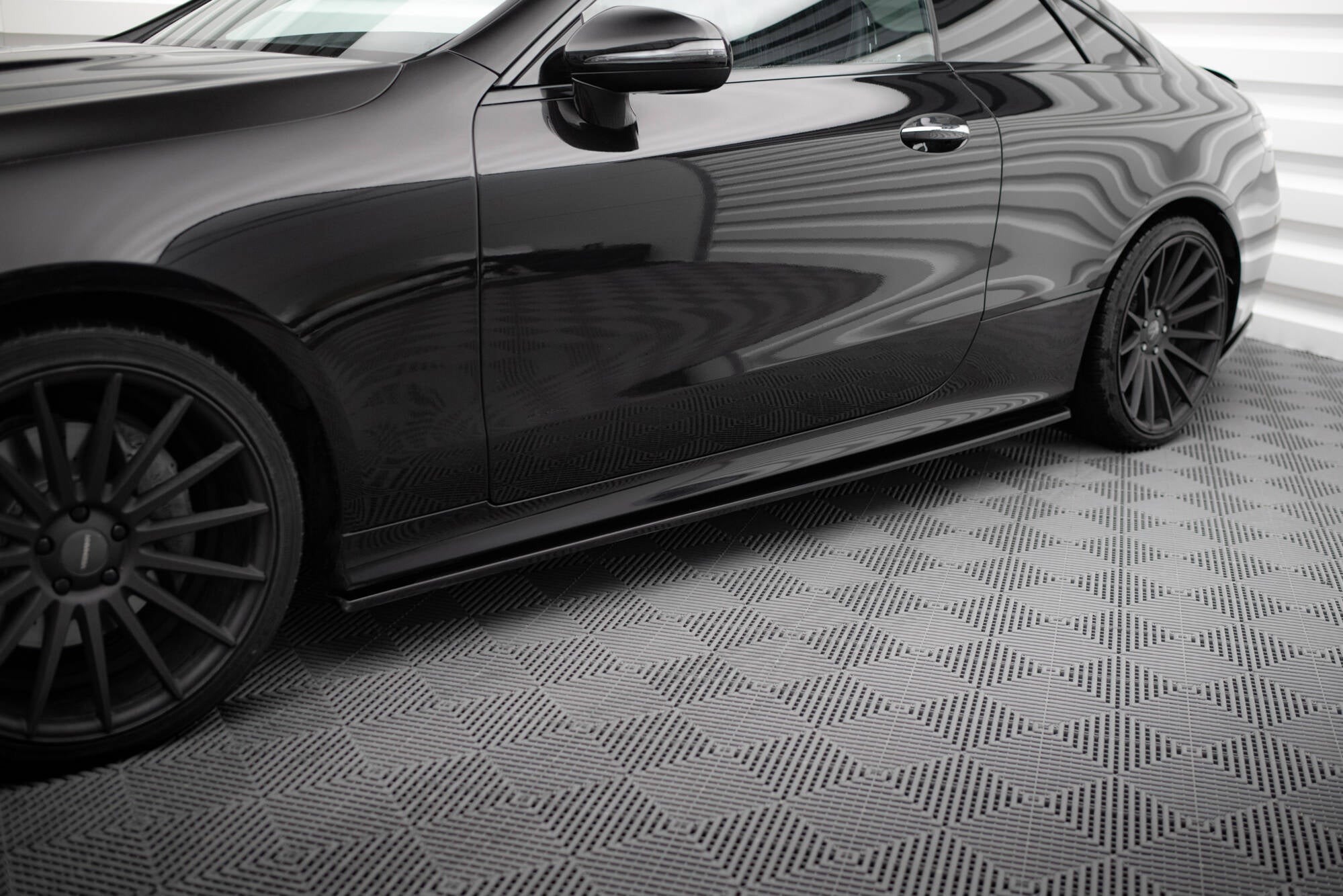 Maxton Design Street+ Seitenschweller Leisten passend für Mercedes-Benz E-Klasse W213 Coupe (C238) / Cabriolet (A238) AMG-Line / 53 AMG schwarz Hochglanz