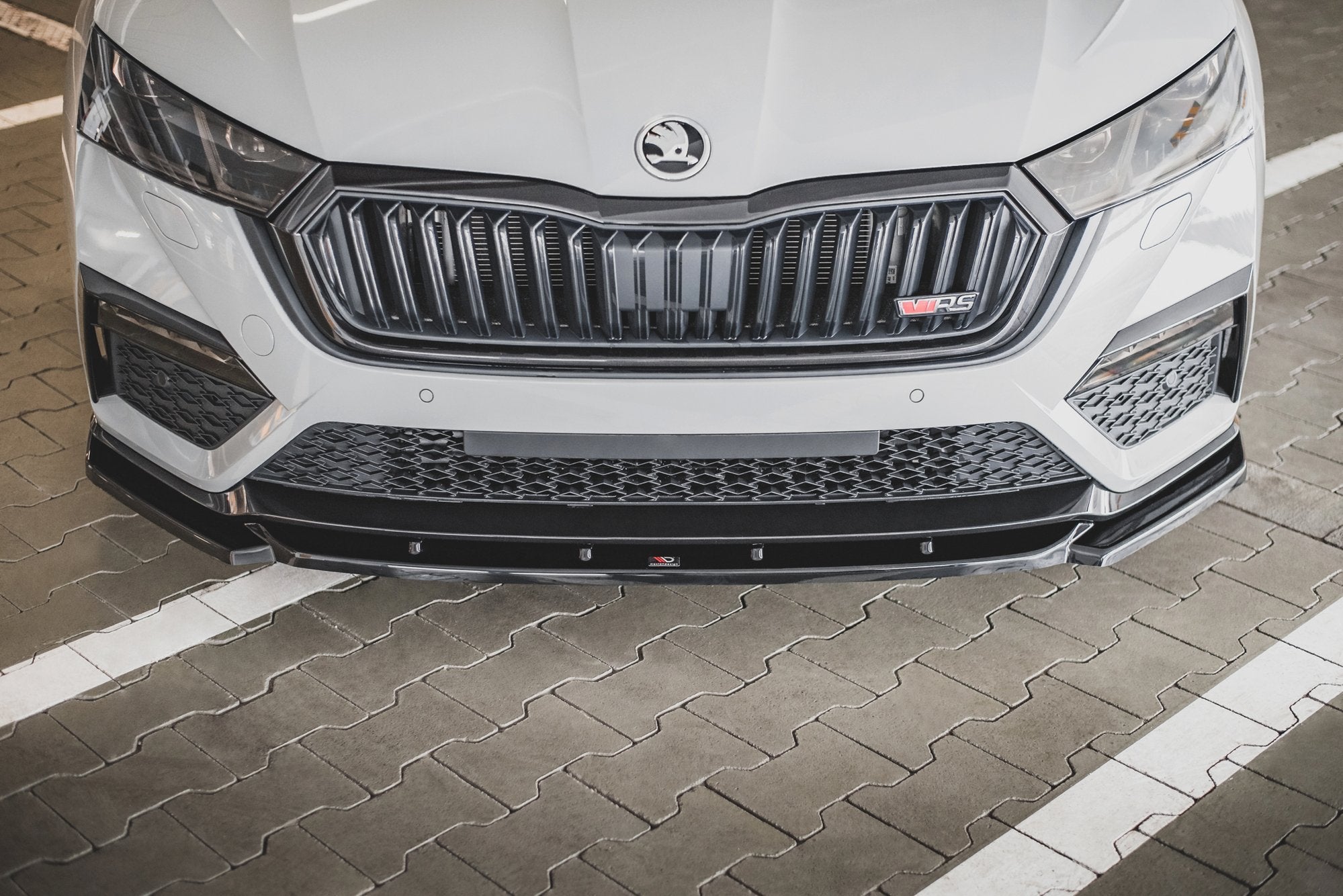 Maxton Design Street+ Spoilerlippe Front Ansatz V.3 passend für Skoda Octavia RS Mk4 schwarz Hochglanz