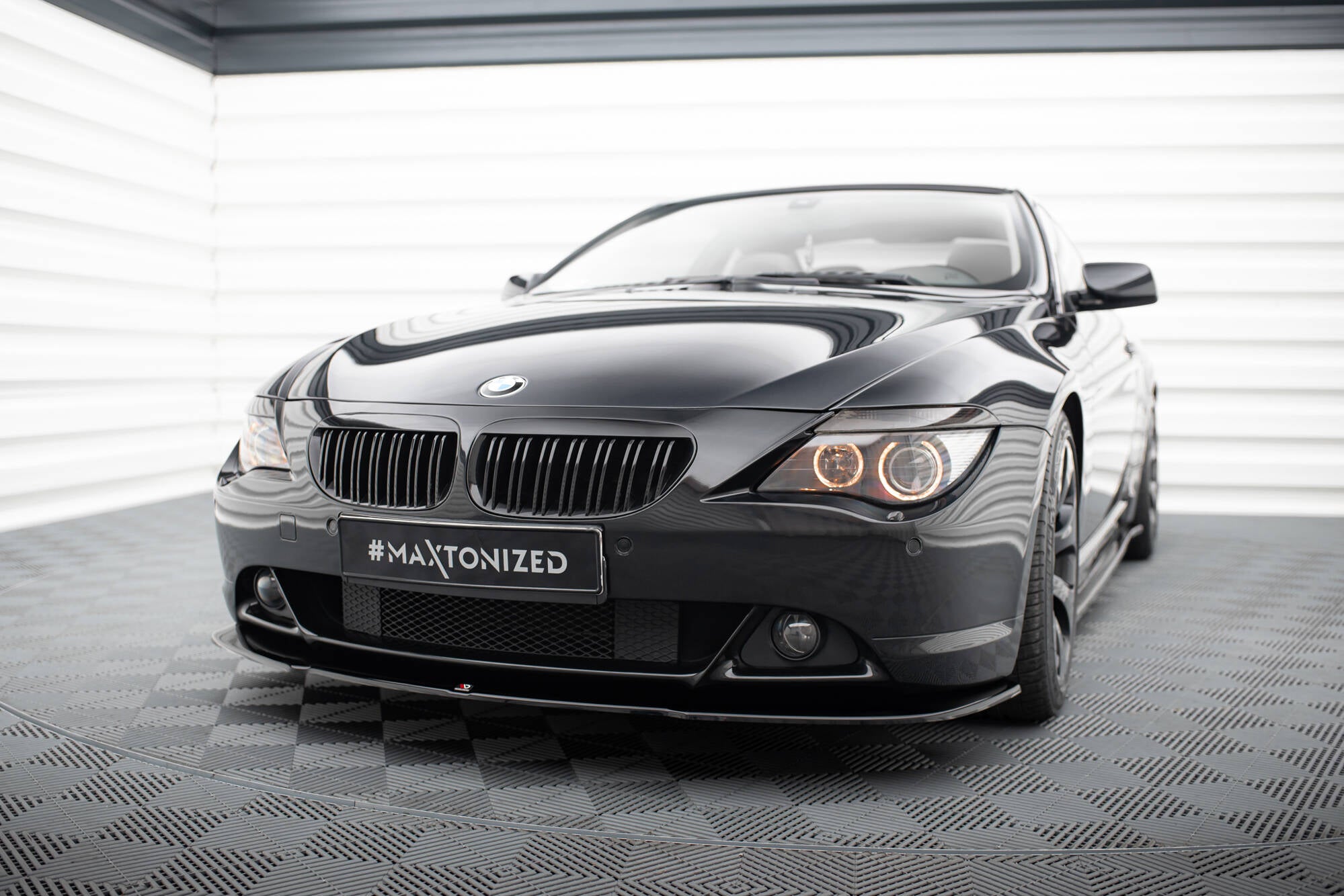 Maxton Design Street+ Spoilerlippe Front Ansatz V.2 passend für BMW 6er Coupe E63 / Cabrio E64 schwarz Hochglanz