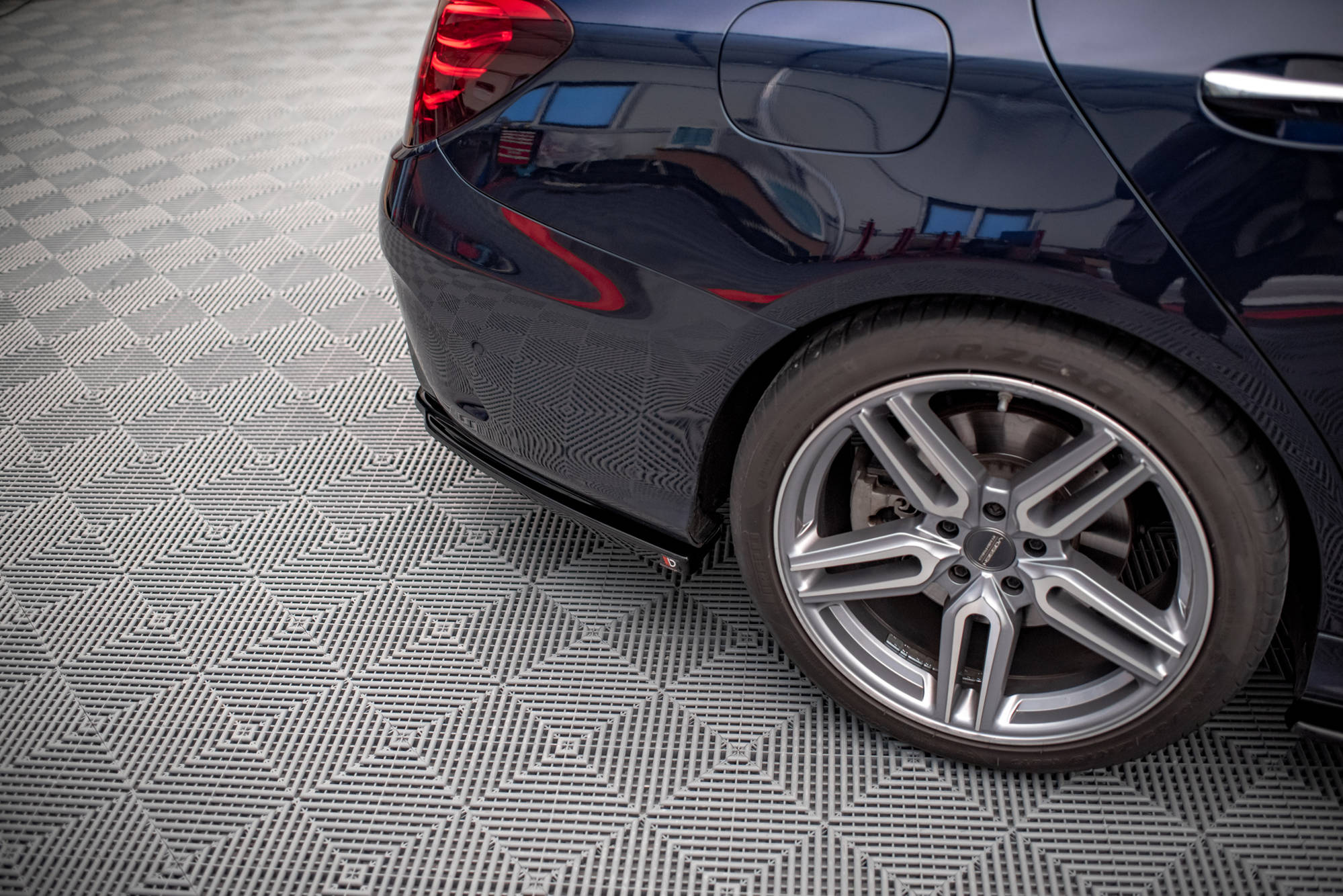 Maxton Design Heck Ansatz Flaps Diffusor passend für Mercedes-AMG C 43 Limousine W205 Facelift schwarz Hochglanz