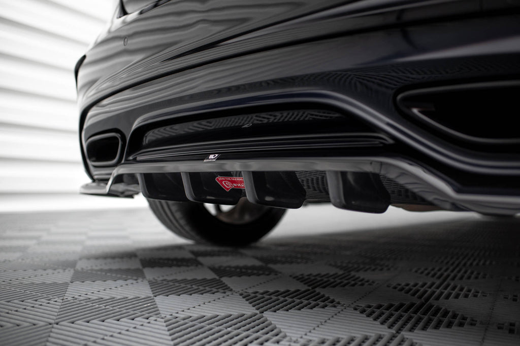 Maxton Design Street+ Mittlerer Diffusor RACE passend für Mercedes-Benz A AMG-Line W176 Facelift schwarz Hochglanz