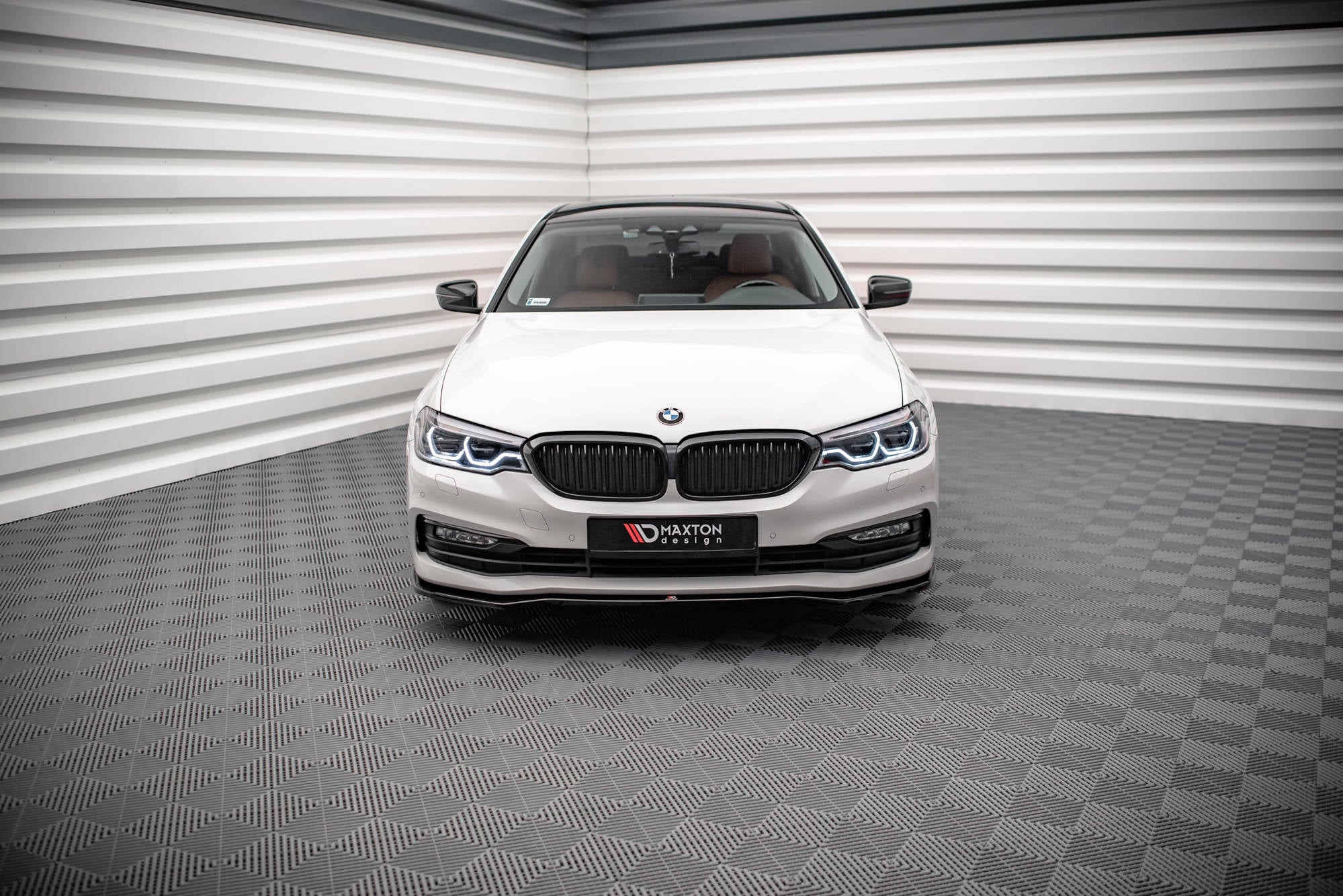 Maxton Design Street+ Spoilerlippe Front Ansatz V.1 passend für BMW 5er G30 / G31 schwarz Hochglanz