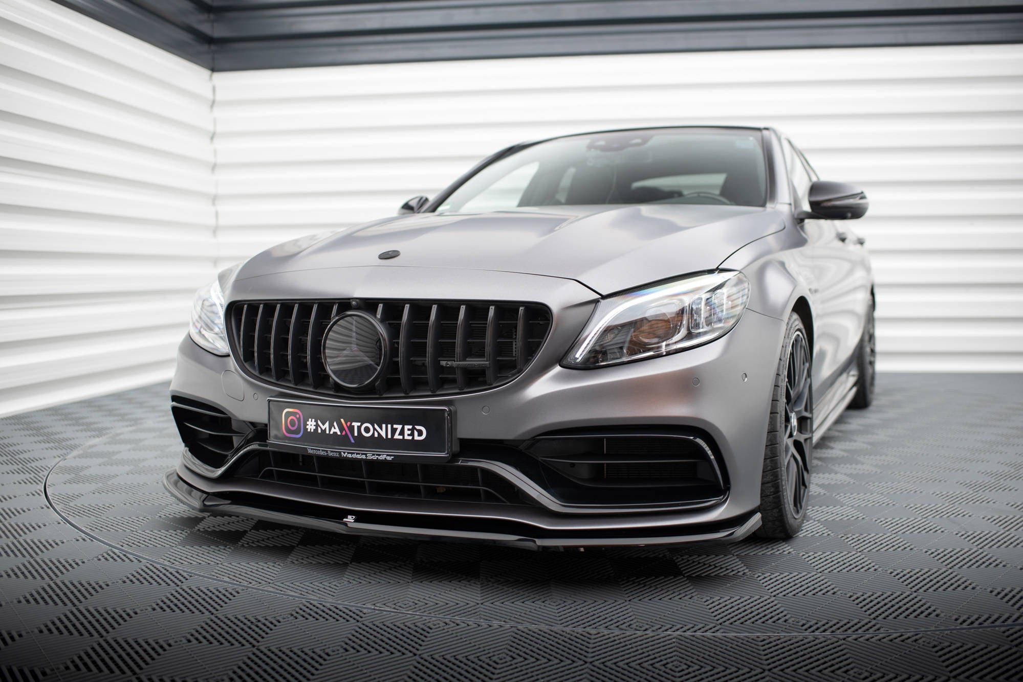 Maxton Design Street+ Spoilerlippe Front Ansatz V.1 passend für Mercedes-AMG C63 Limousine / Kombi W205 Facelift schwarz Hochglanz