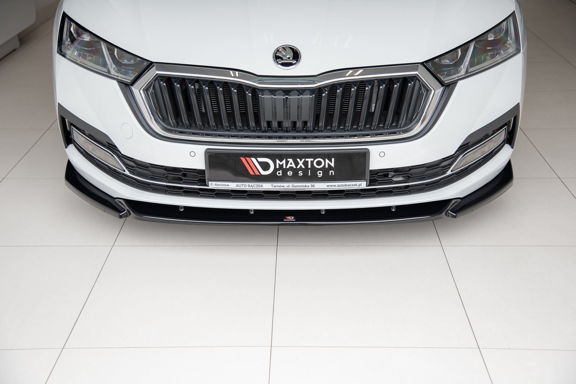 Maxton Design Street+ Spoilerlippe Front Ansatz V.1 passend für Skoda Octavia Mk4 schwarz Hochglanz