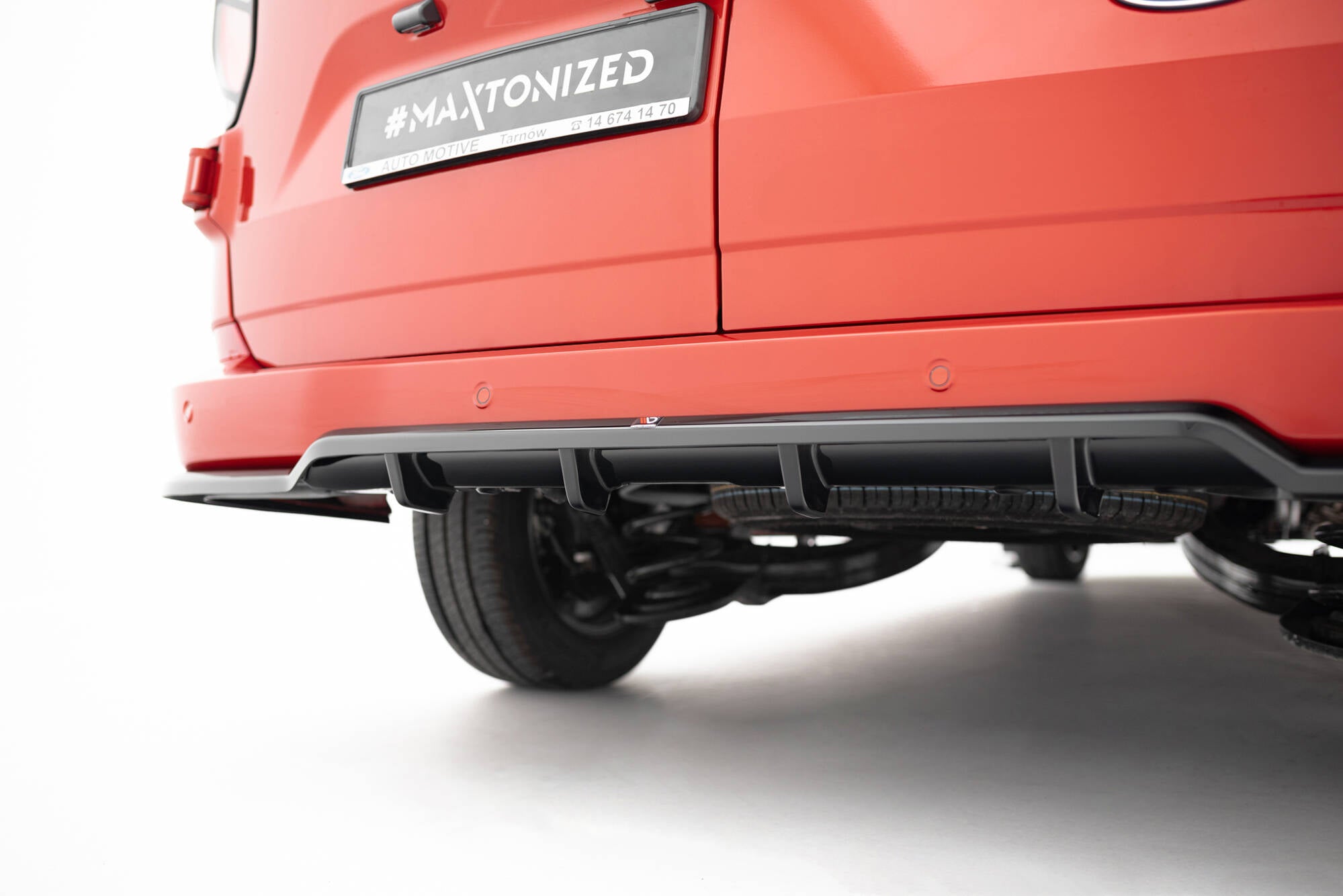 Maxton Design Street+ Mittlerer Diffusor RACE passend für Ford Transit Custom / Tourneo Custom Mk2 schwarz Hochglanz