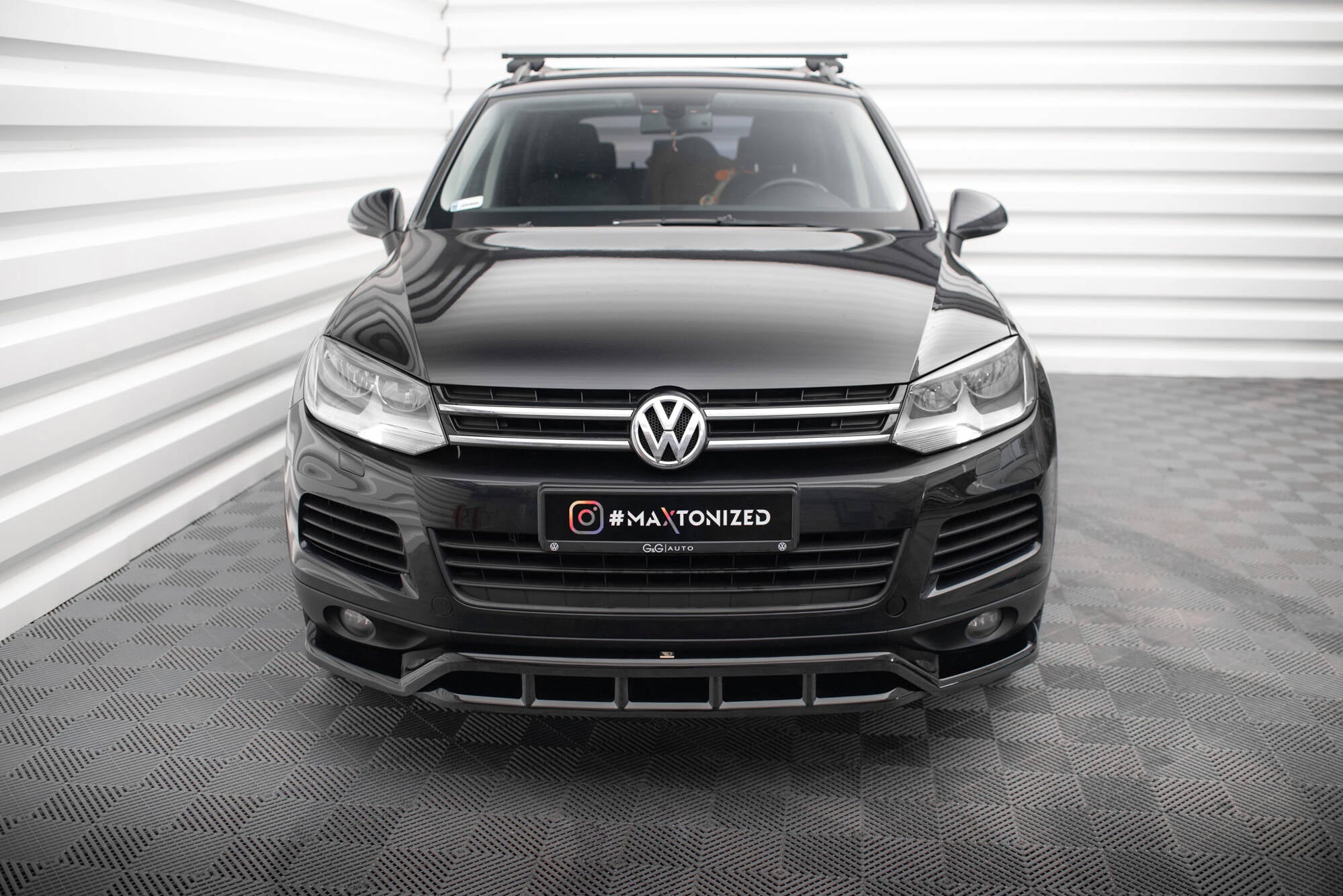 Maxton Design Street+ Spoilerlippe Front Ansatz passend für VW Touareg Mk2 schwarz Hochglanz