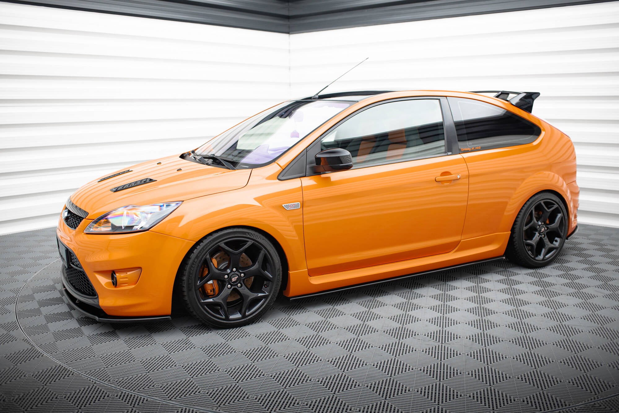 Maxton Design Street+ Seitenschweller Leisten passend für Ford Focus ST Mk2 FL schwarz Hochglanz