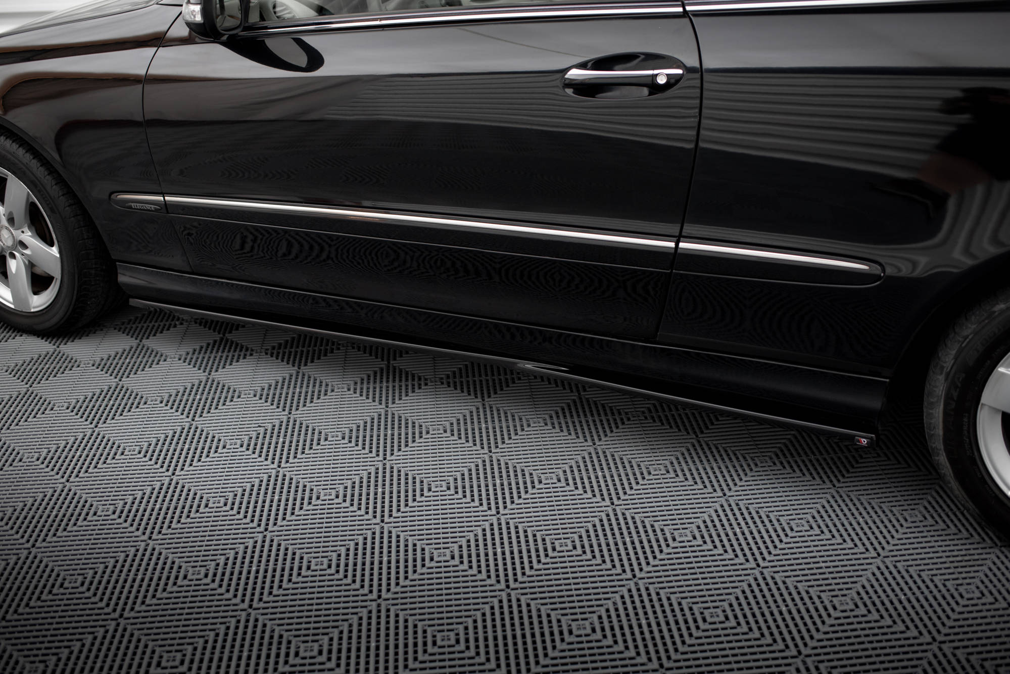 Maxton Design Street+ Seitenschweller Leisten passend für Mercedes-Benz CLK W209 schwarz Hochglanz