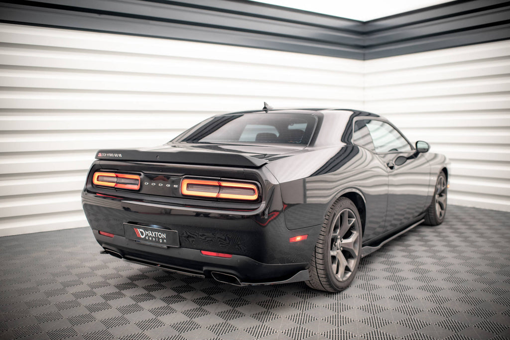 Maxton Design Heck Ansatz Flaps Diffusor passend für Dodge Challenger GT Mk3 Facelift schwarz Hochglanz