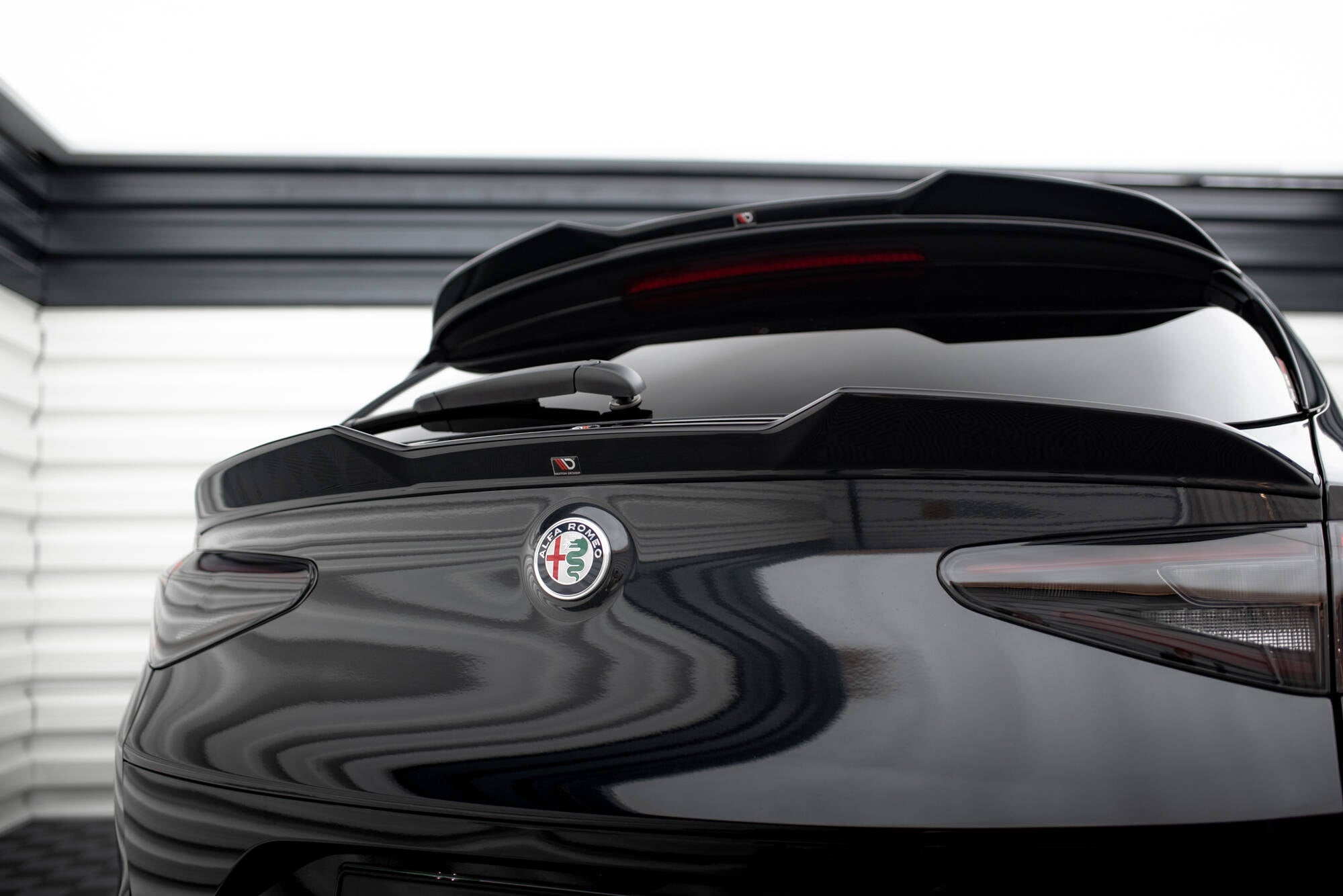 Maxton Design Niedriger Spoiler CAP 3D passend für Alfa Romeo Stelvio Mk1 schwarz Hochglanz