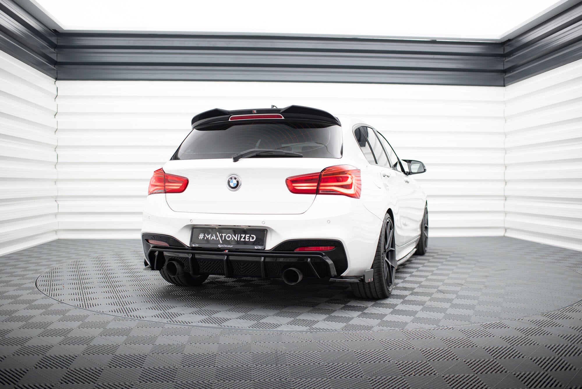 Maxton Design Heck Ansatz Flaps Diffusor V.5 + Flaps passend für (Für heckansatz V.3) BMW 1er M-Paket / M140i F20 Facelift
