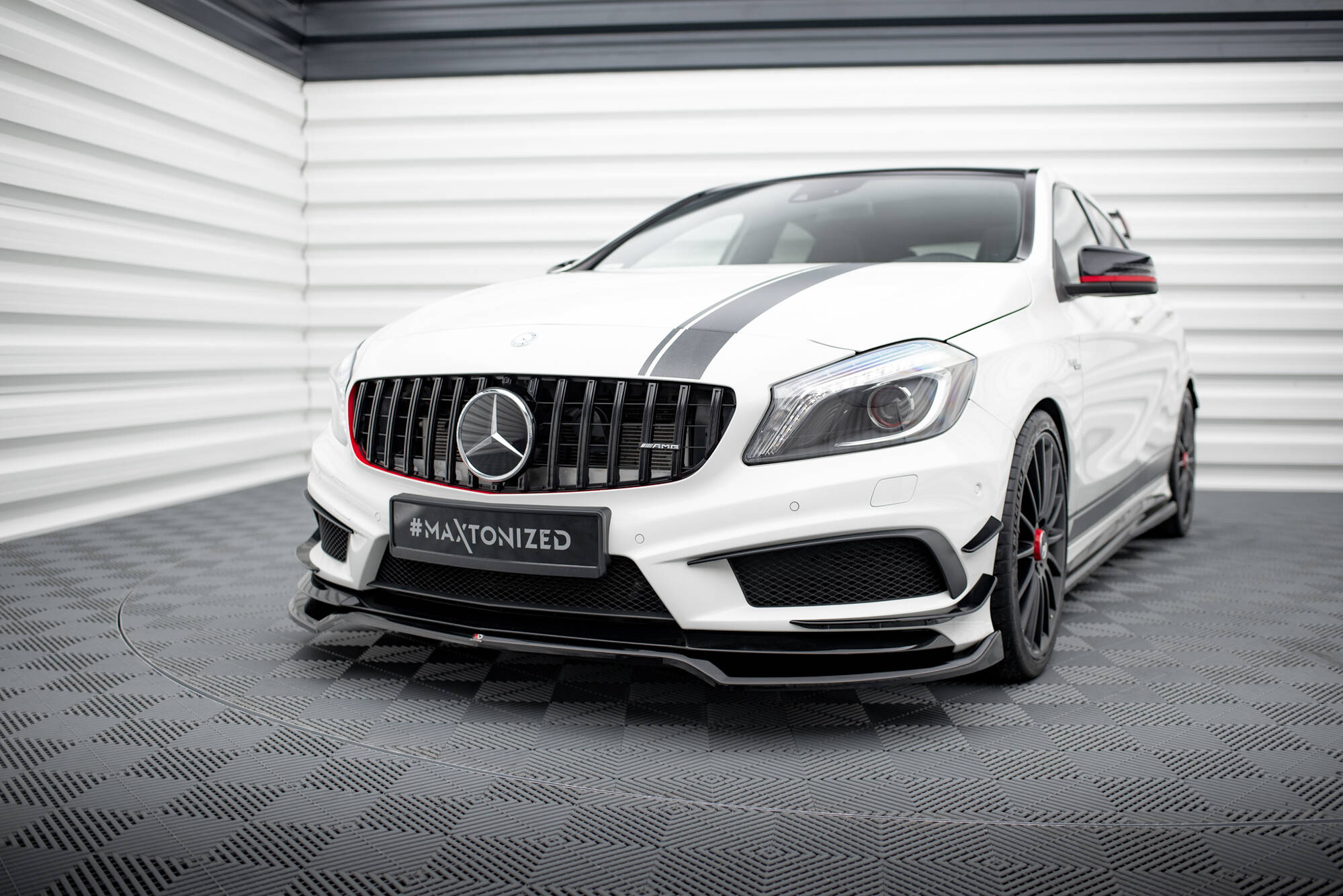 Maxton Design Street+ Spoilerlippe Front Ansatz V.4 passend für Mercedes-Benz A45 AMG W176 schwarz Hochglanz