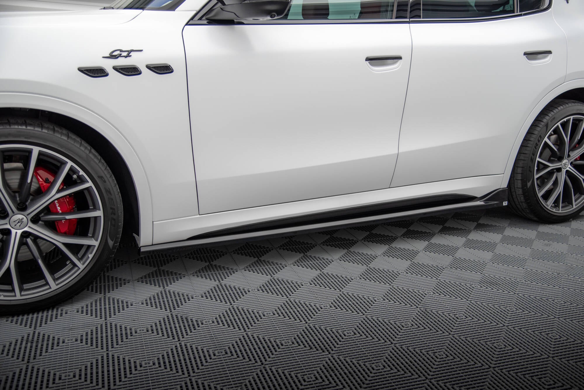 Maxton Design Street+ Seitenschweller Leisten passend für Maserati Grecale GT / Modena Mk1 schwarz Hochglanz