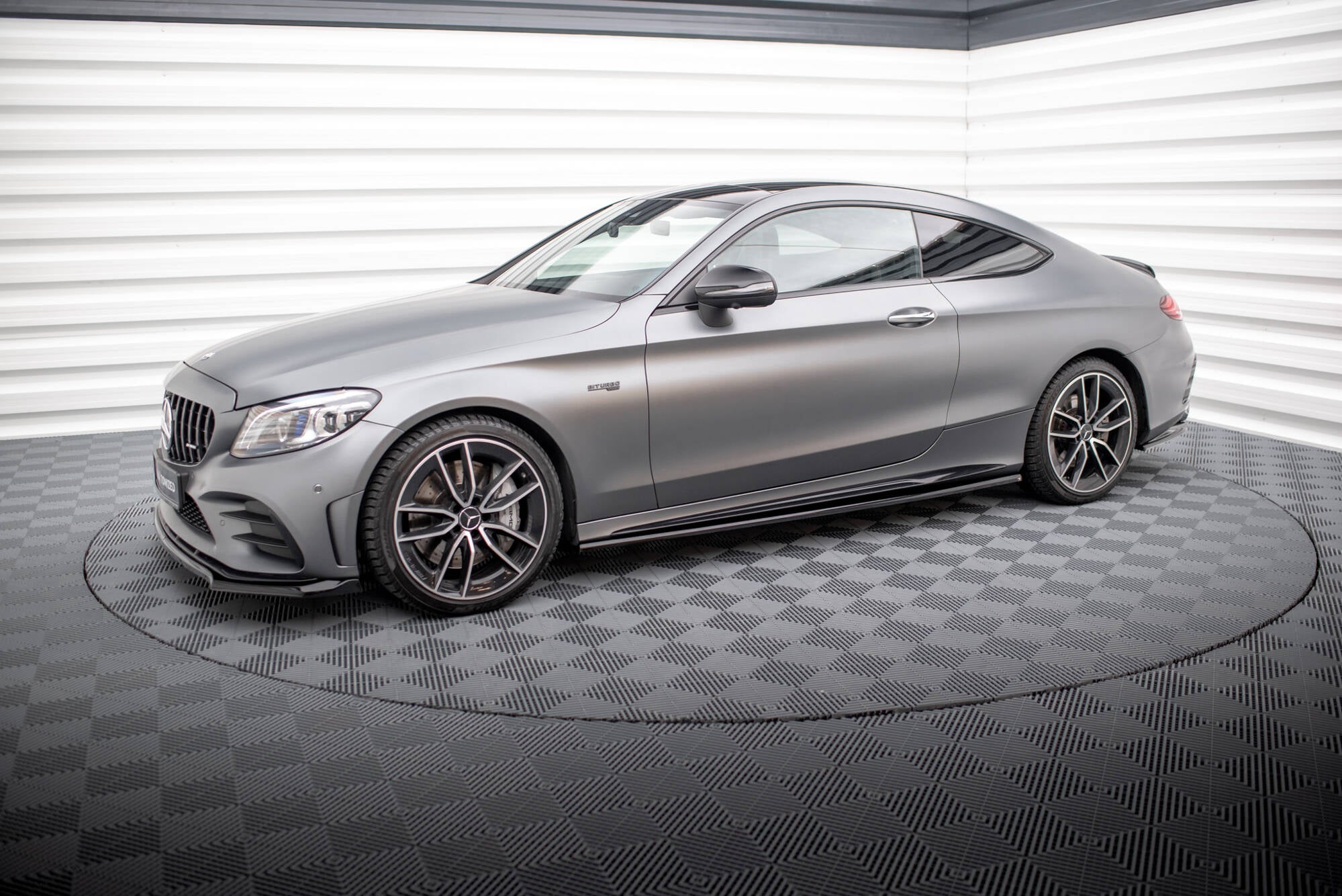 Maxton Design Street+ Seitenschweller Leisten passend für Mercedes-AMG C43 Coupe / Cabrio C205 Facelift / A205 Facelift schwarz Hochglanz