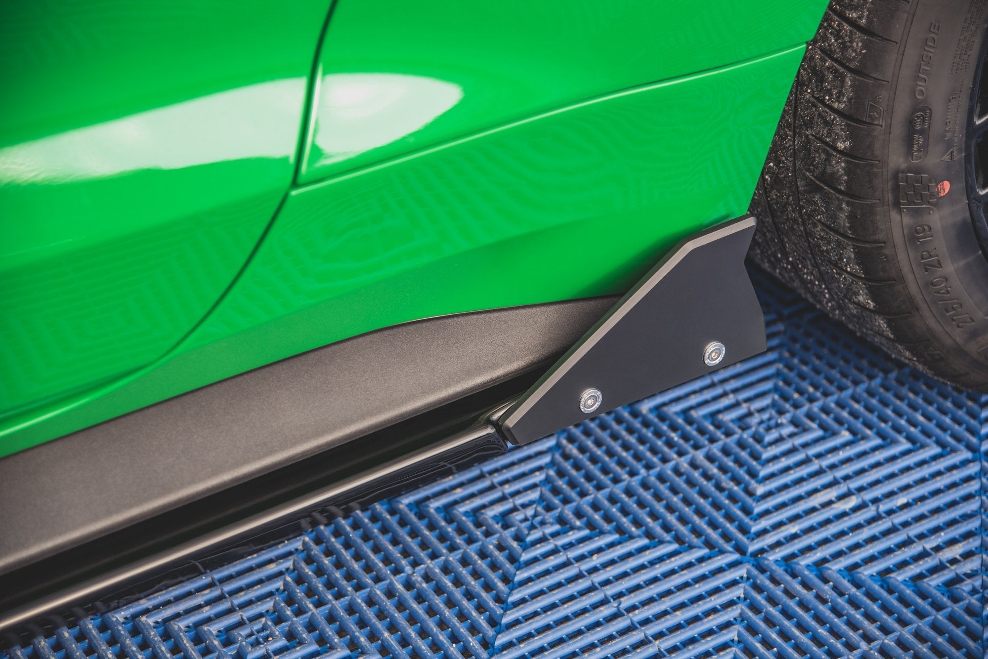 Maxton Design Street+ Seitenschweller Leisten + Flaps passend für Ford Mustang GT Mk6 Facelift