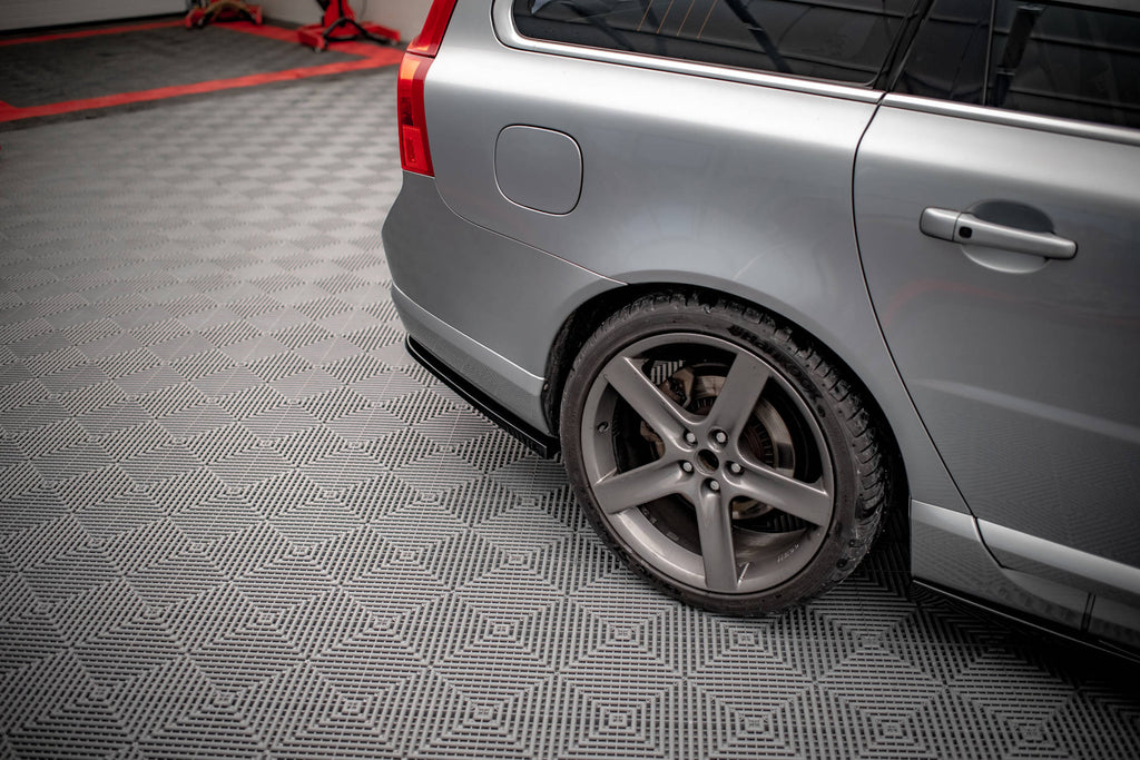 Maxton Design Heck Ansatz Flaps Diffusor für Volvo V70 Mk3 Carbon Look