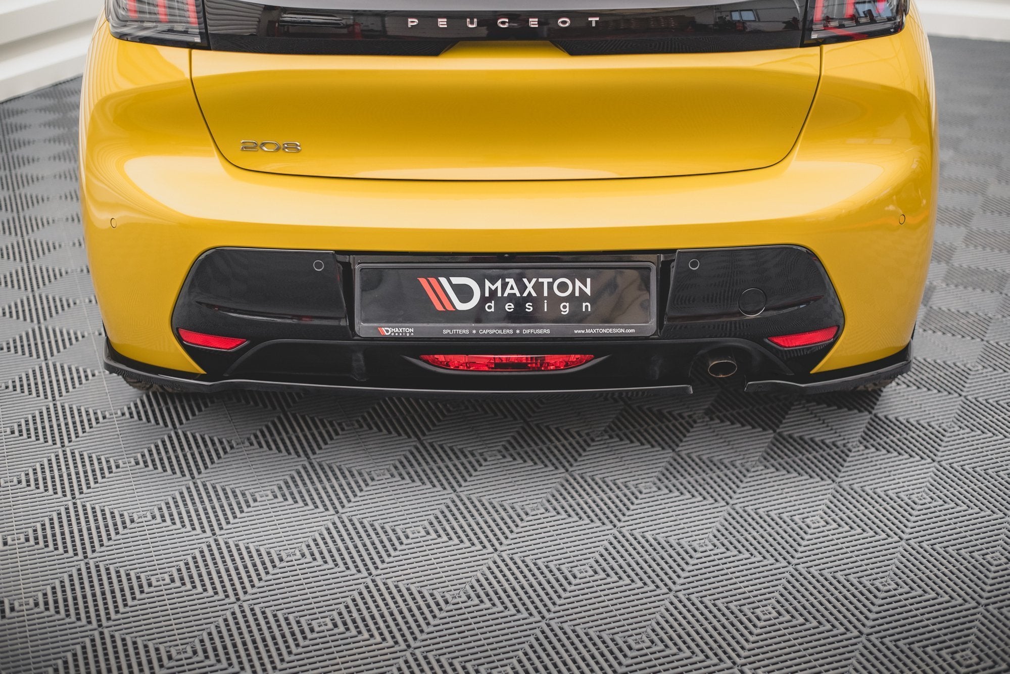 Maxton Design Heck Ansatz Flaps Diffusor passend für Peugeot 208 Mk2 schwarz Hochglanz