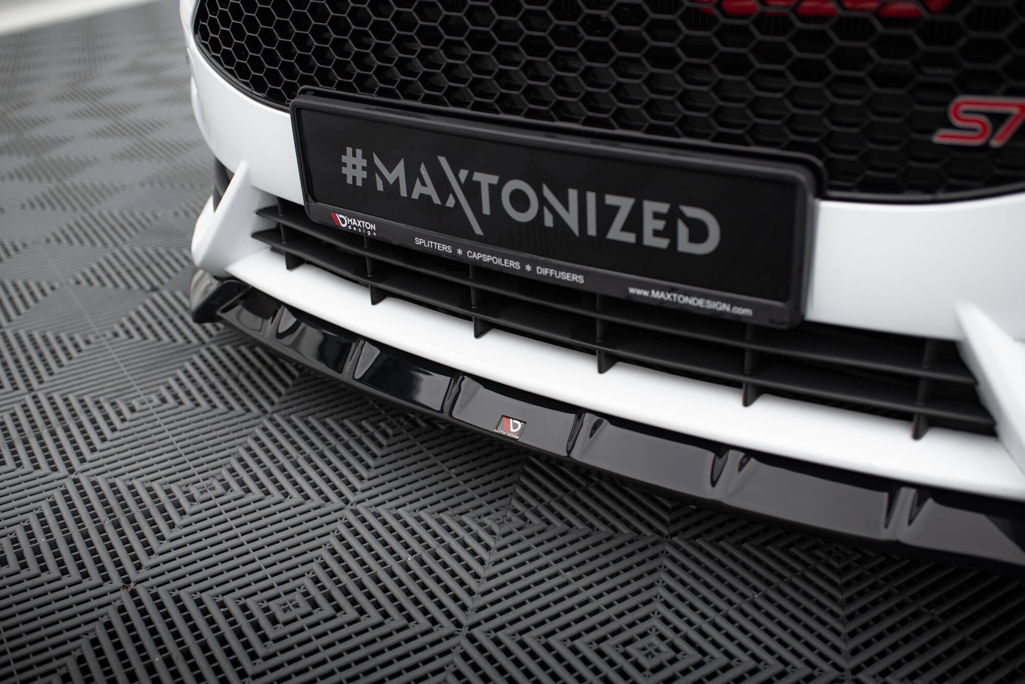 Maxton Design Street+ Spoilerlippe Front Ansatz V.6 + Flaps passend für Ford Fiesta ST Mk7 Facelift