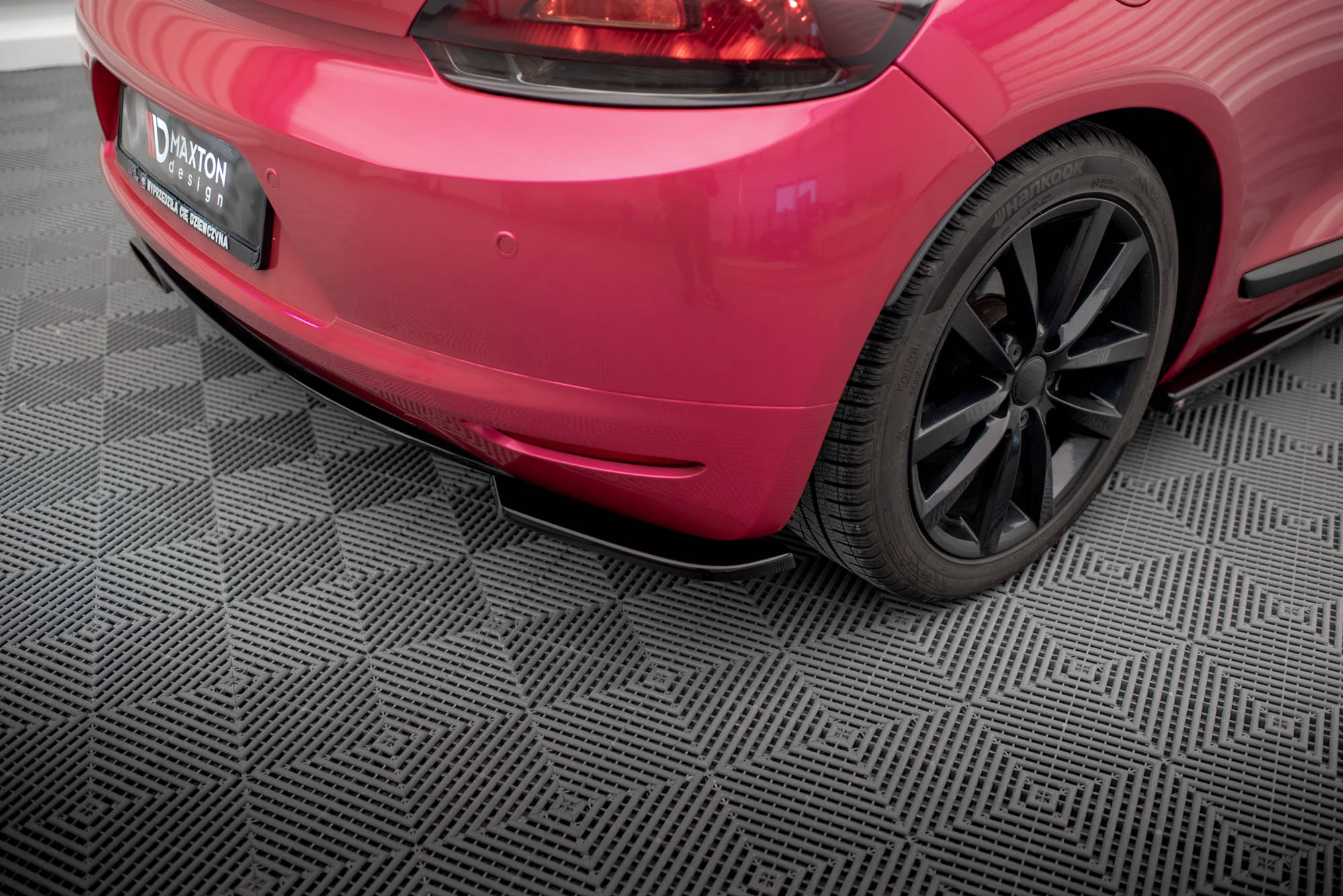 Maxton Design Heck Ansatz Flaps Diffusor passend für VW Scirocco Mk3 schwarz Hochglanz