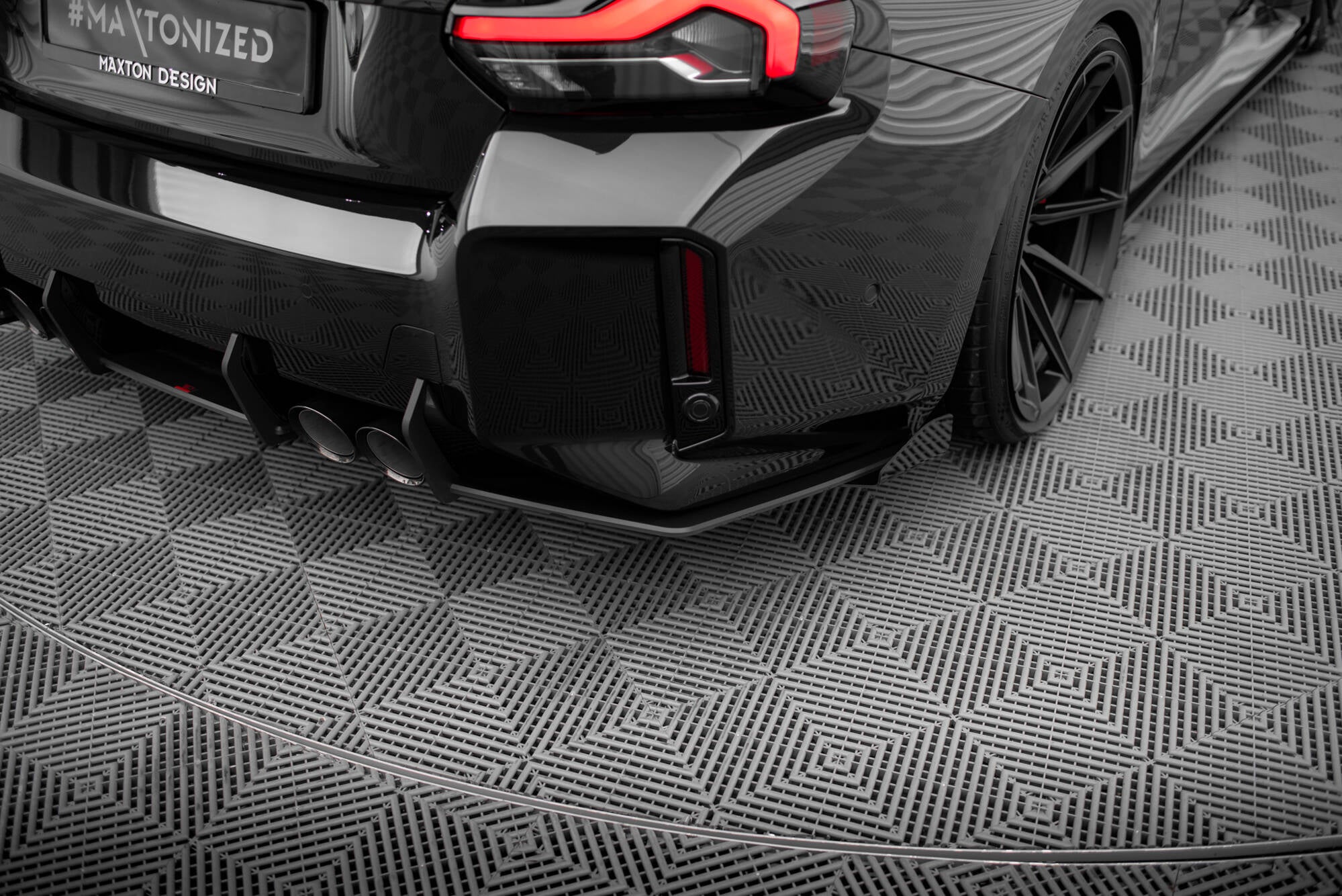 Maxton Design Hintere Seiten Flaps passend für BMW M2 G87 schwarz Hochglanz