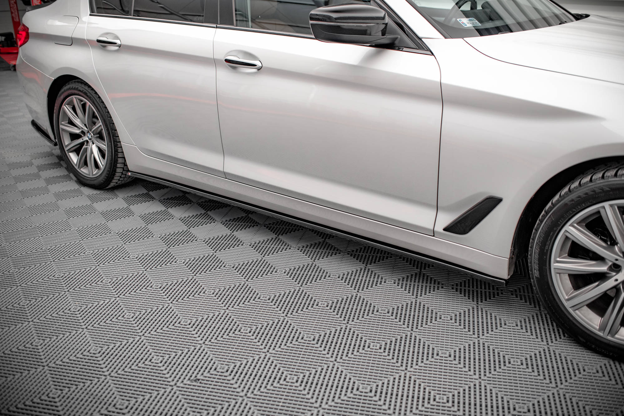 Maxton Design Street+ Seitenschweller Leisten passend für BMW 5er G30 / G31 schwarz Hochglanz