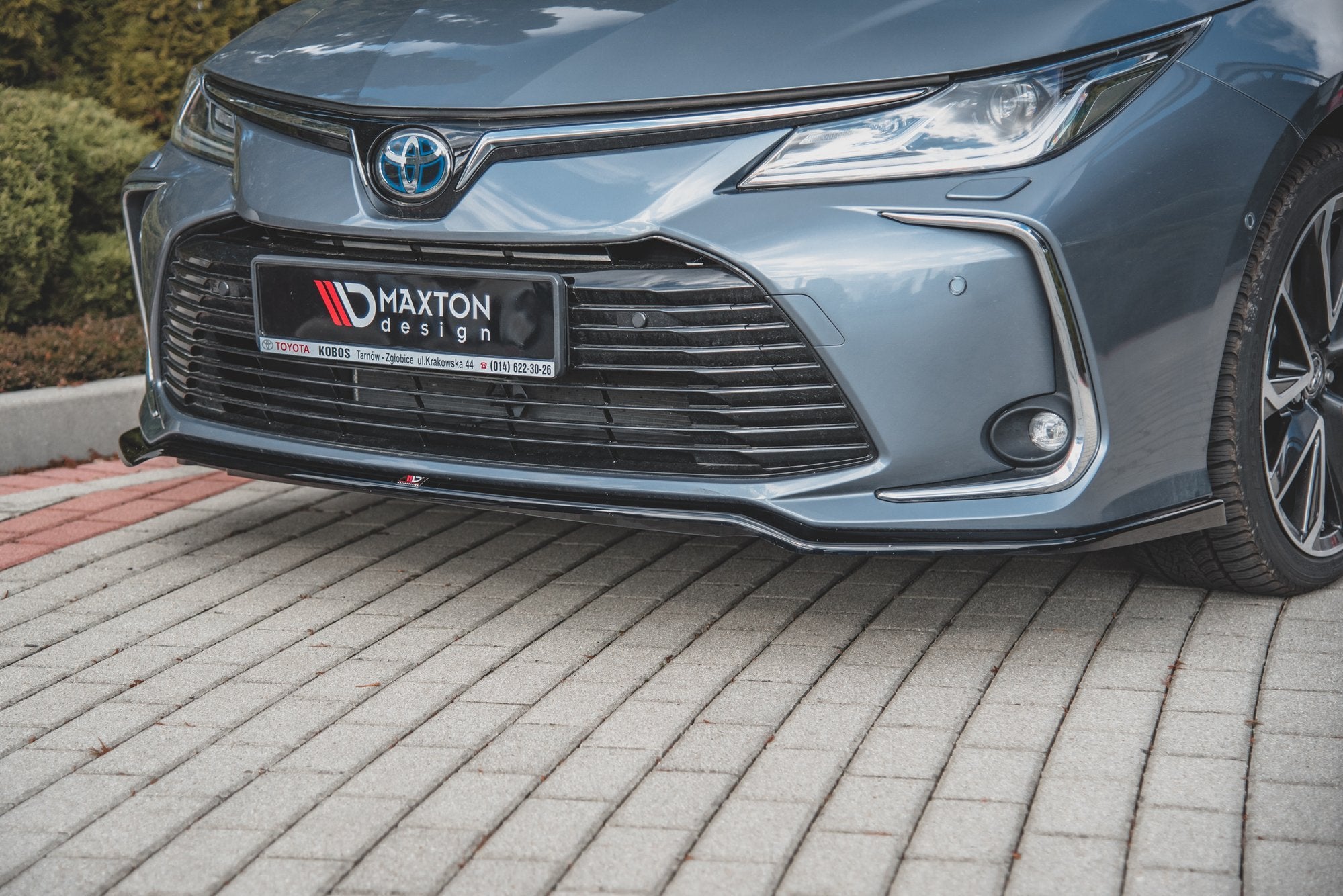 Maxton Design Street+ Spoilerlippe Front Ansatz passend für Toyota Corolla XII Limousine schwarz Hochglanz