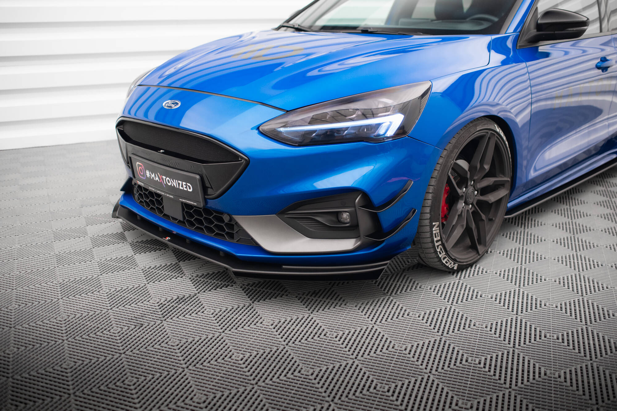 Maxton Design Flaps Ford Focus ST / ST-Line Mk4 schwarz Hochglanz für Ford Focus St-Line