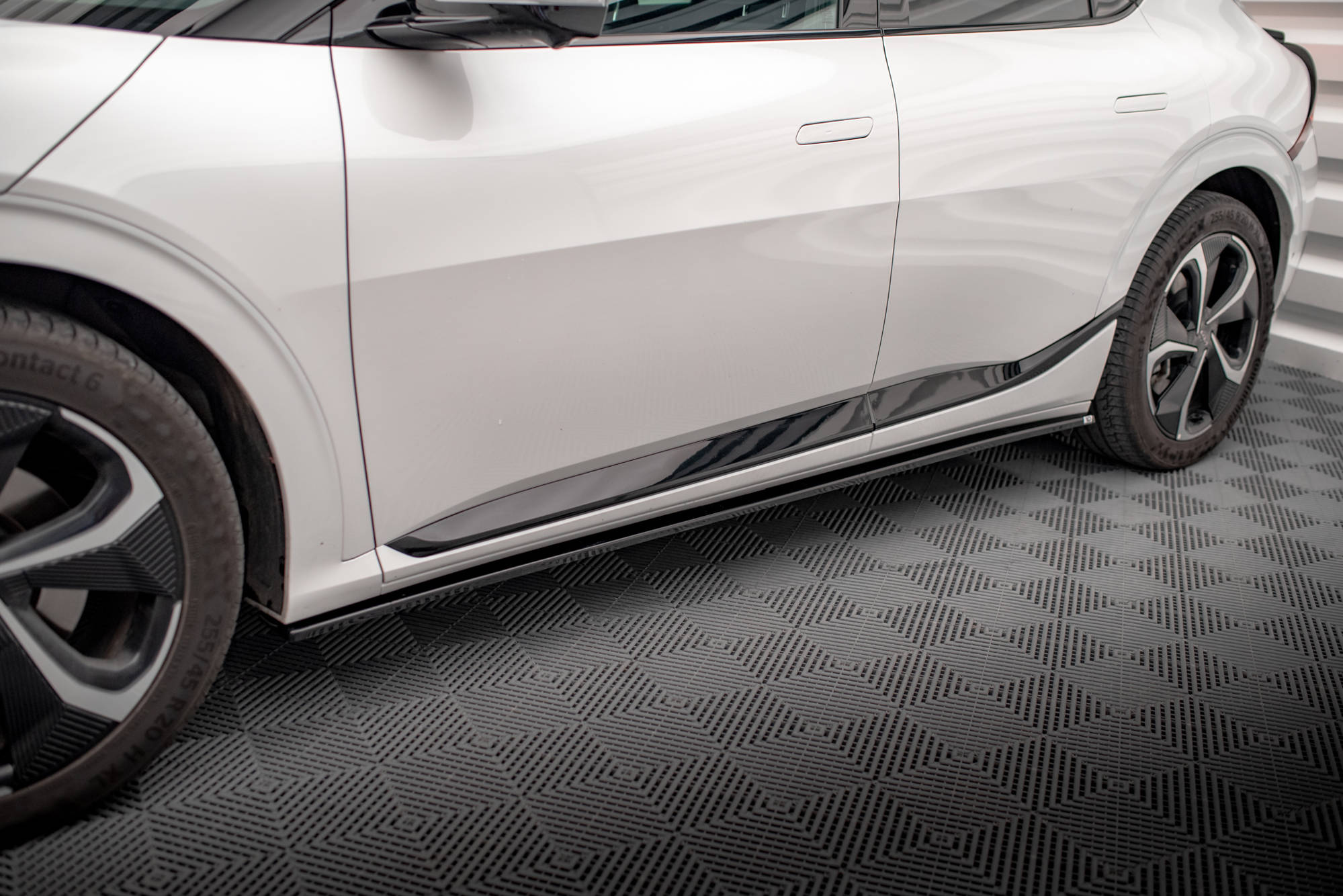 Maxton Design Street+ Seitenschweller Leisten passend für Kia EV6 GT-Line Mk1 schwarz Hochglanz
