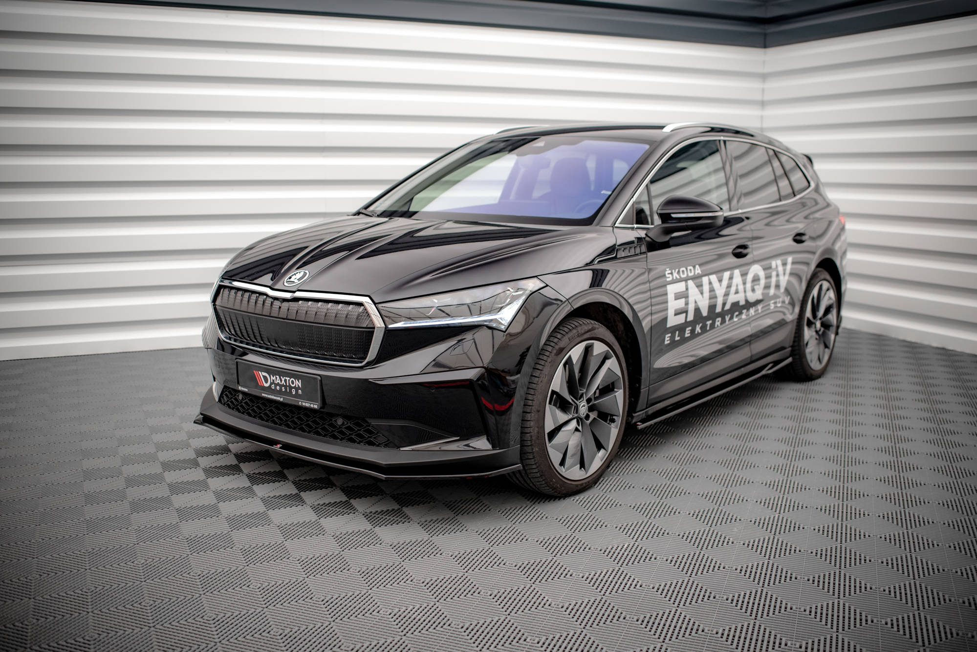 Maxton Design Street+ Spoilerlippe Front Ansatz V.1 passend für Skoda Enyaq iV schwarz Hochglanz