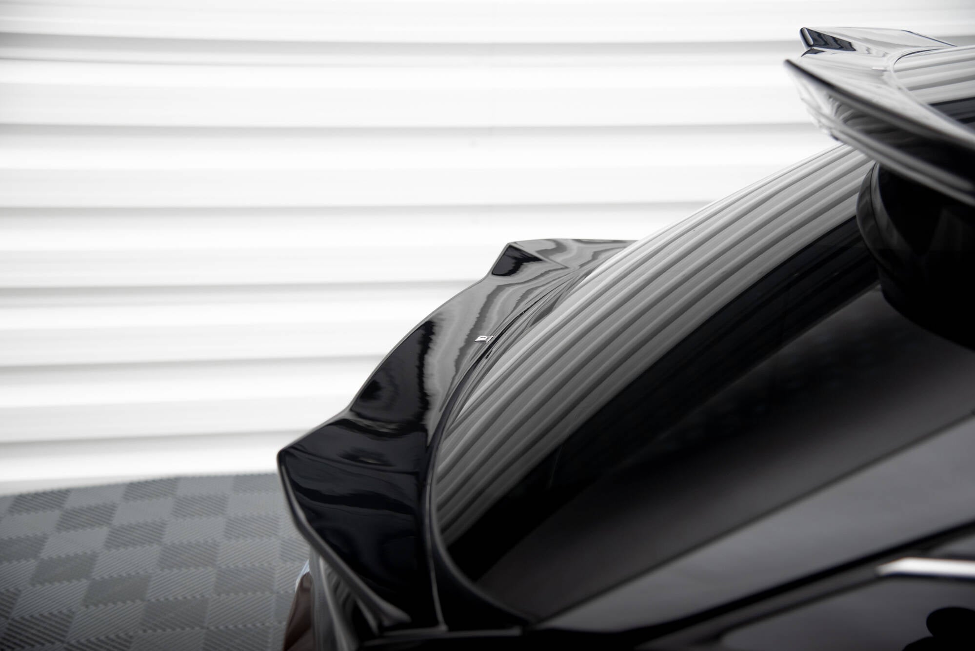 Maxton Design Niedriger Spoiler CAP 3D passend für Lexus RX F-Sport Mk4 Facelift schwarz Hochglanz