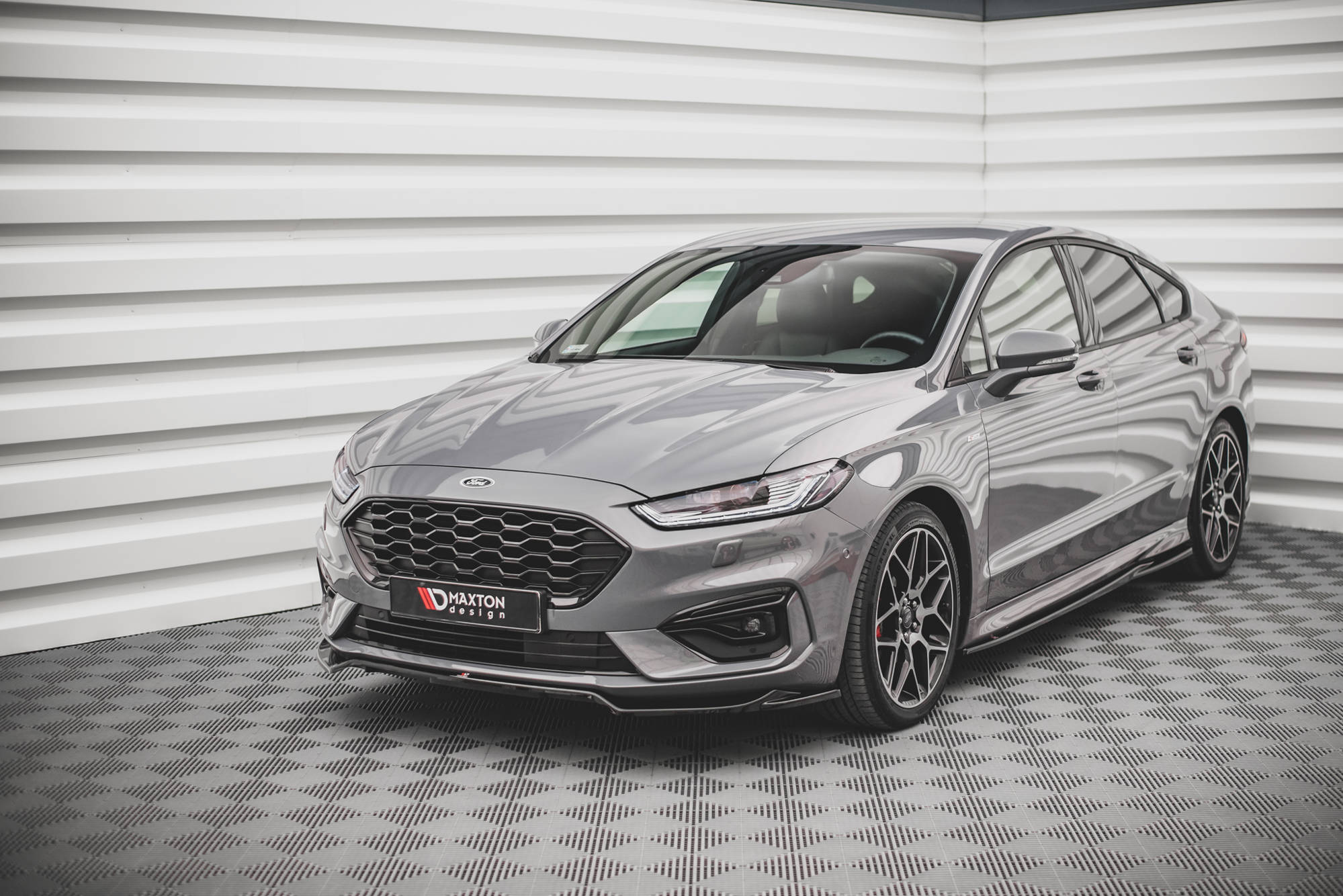 Maxton Design Street+ Spoilerlippe Front Ansatz V.1 passend für Ford Mondeo ST-Line Mk5 Facelift schwarz Hochglanz