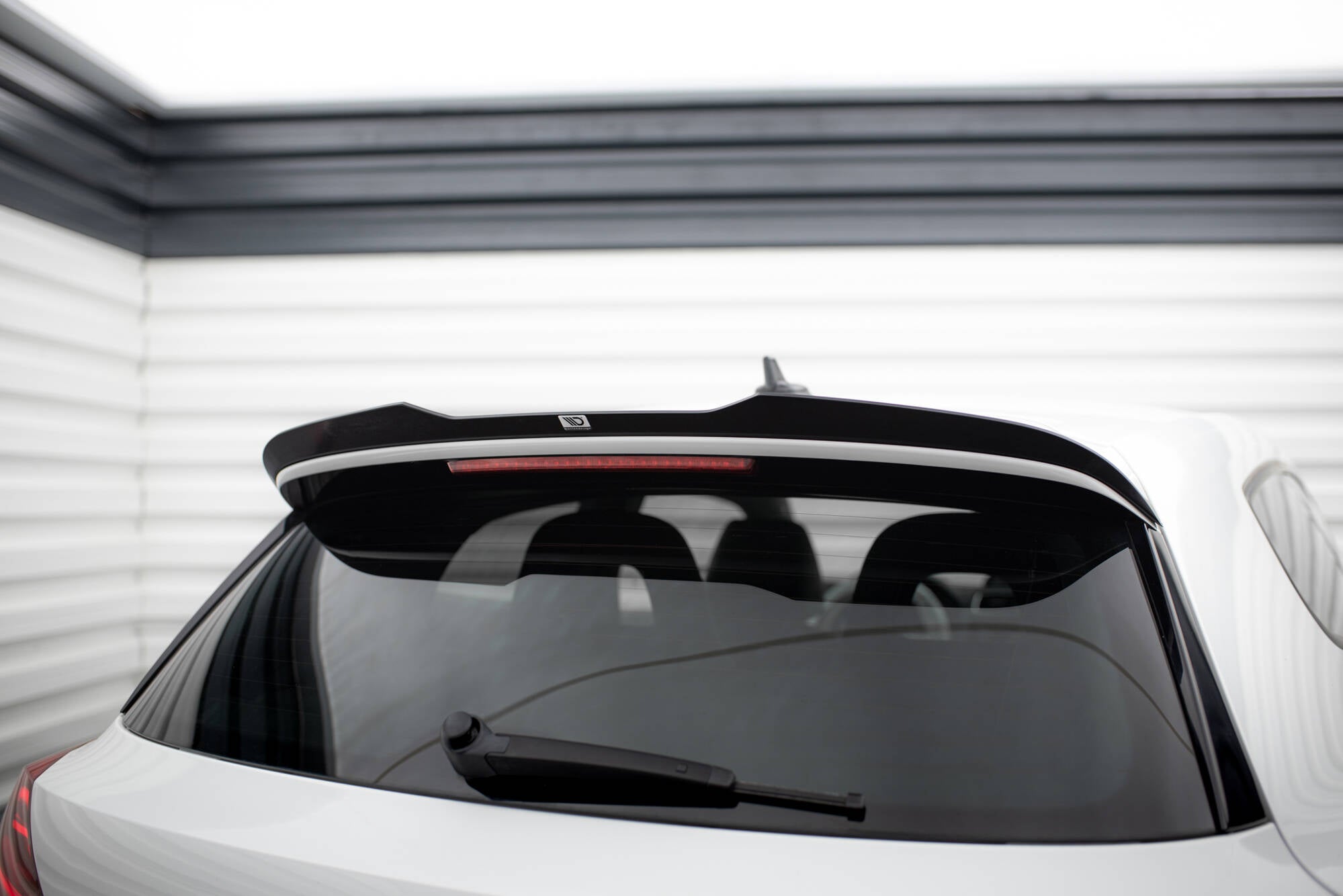 Maxton Design Spoiler CAP passend für VW Scirocco Mk3 Facelift schwarz Hochglanz