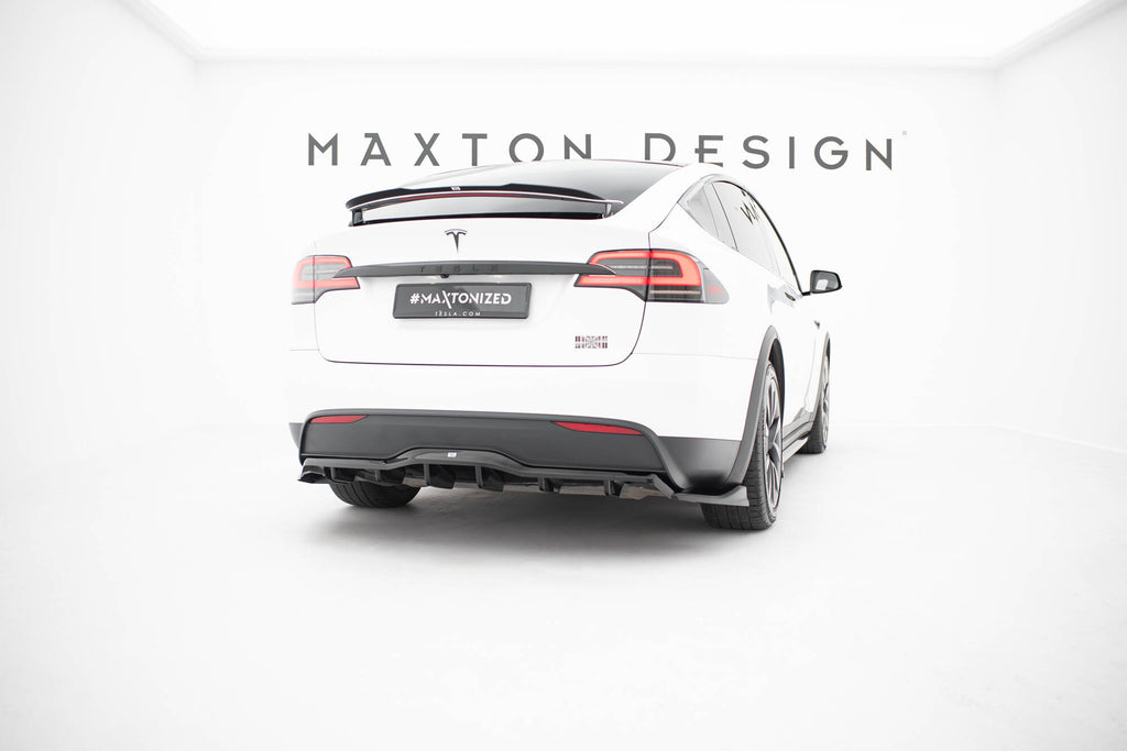 Maxton Design Street+ Mittlerer Diffusor RACE V.2 passend für Tesla Model X Mk1 Facelift schwarz Hochglanz