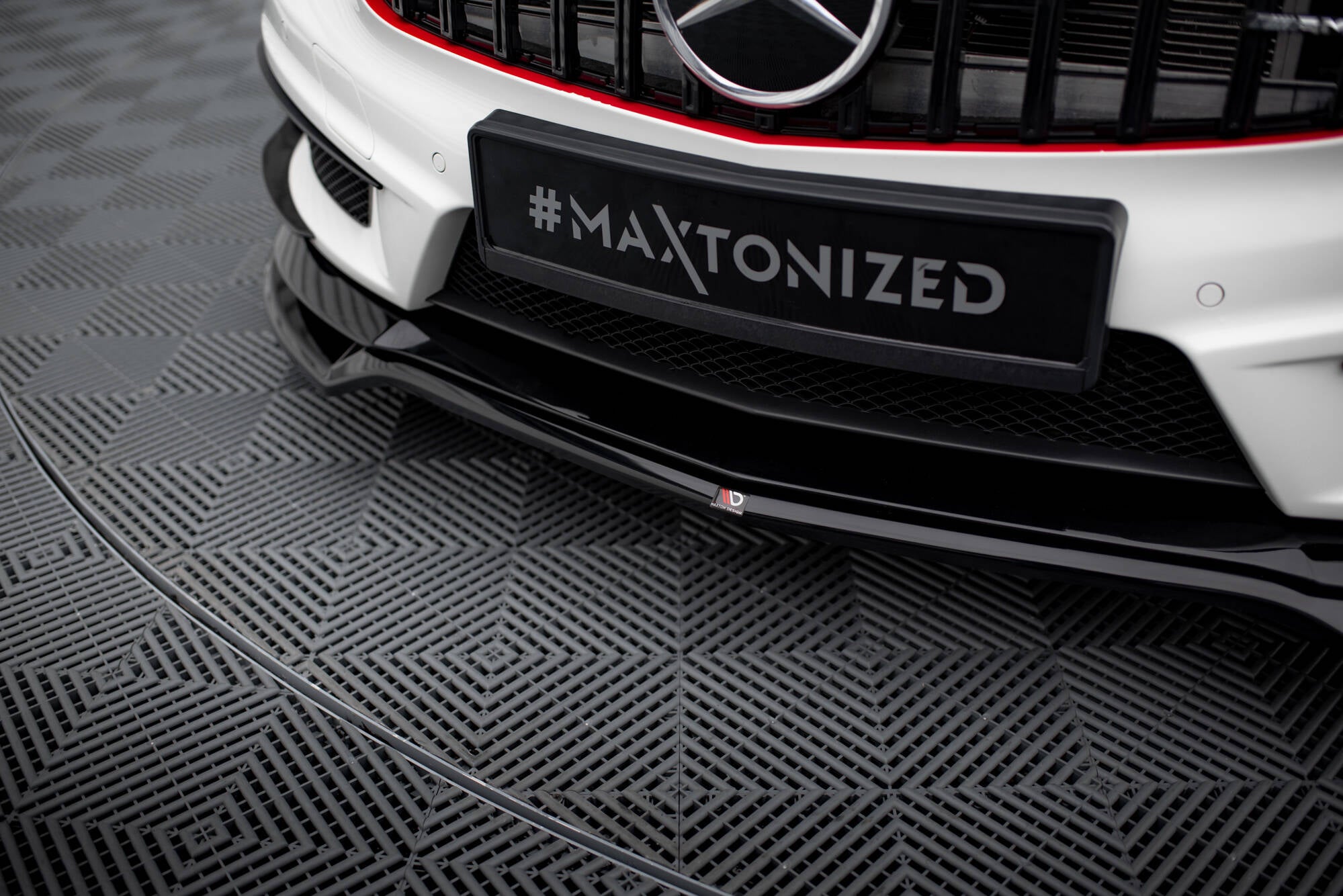 Maxton Design Street+ Spoilerlippe Front Ansatz V.4 passend für Mercedes-Benz A45 AMG W176 schwarz Hochglanz