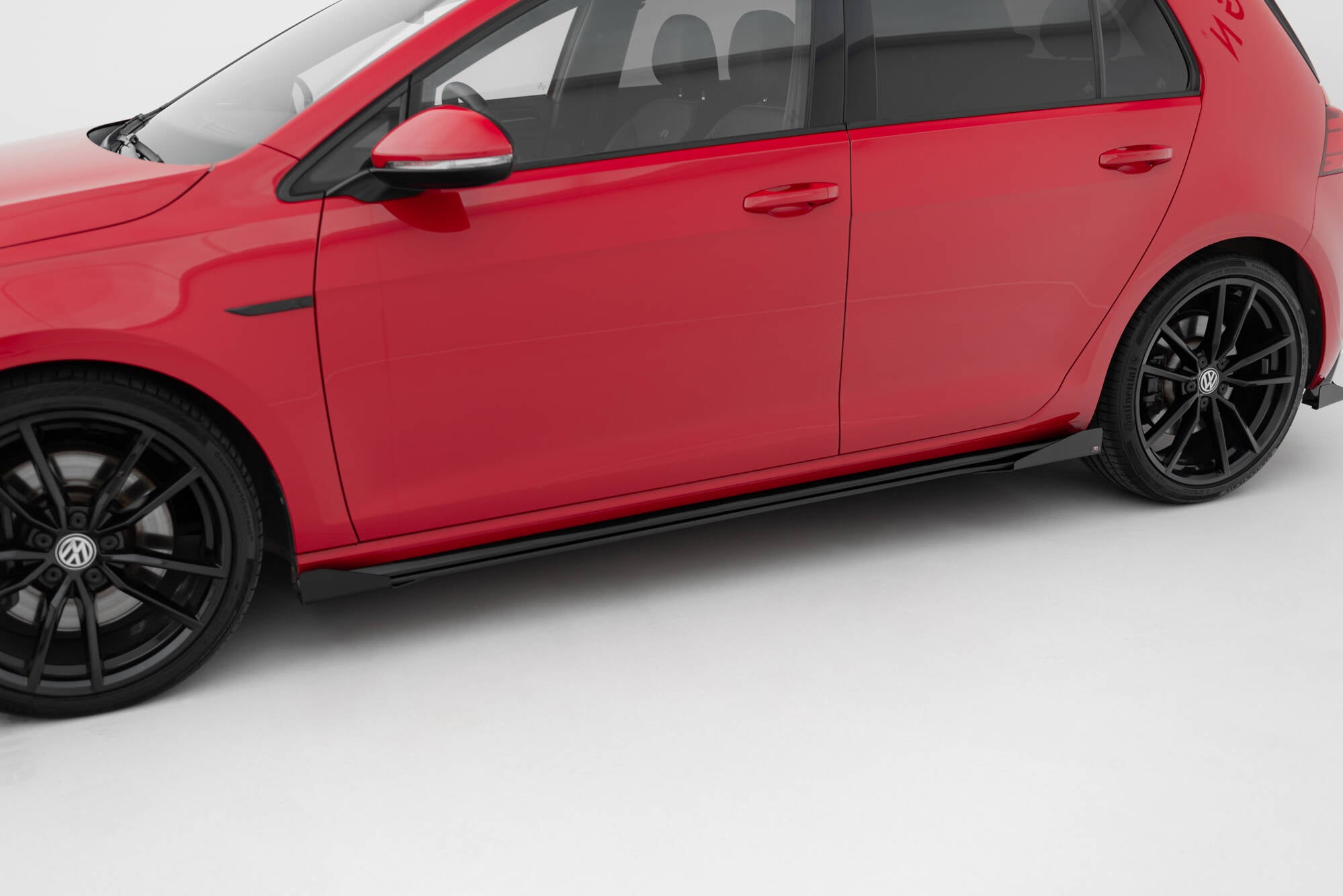 Maxton Design Street Pro Street+ Seitenschweller Leisten + Flaps passend für VW Golf R / R-Line Mk7 Facelift schwarz Hochglanz
