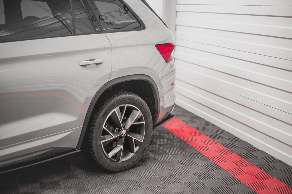 Maxton Design Heck Ansatz Flaps Diffusor passend für Skoda Kodiaq Sportline Mk1 / Mk1 Facelift schwarz Hochglanz
