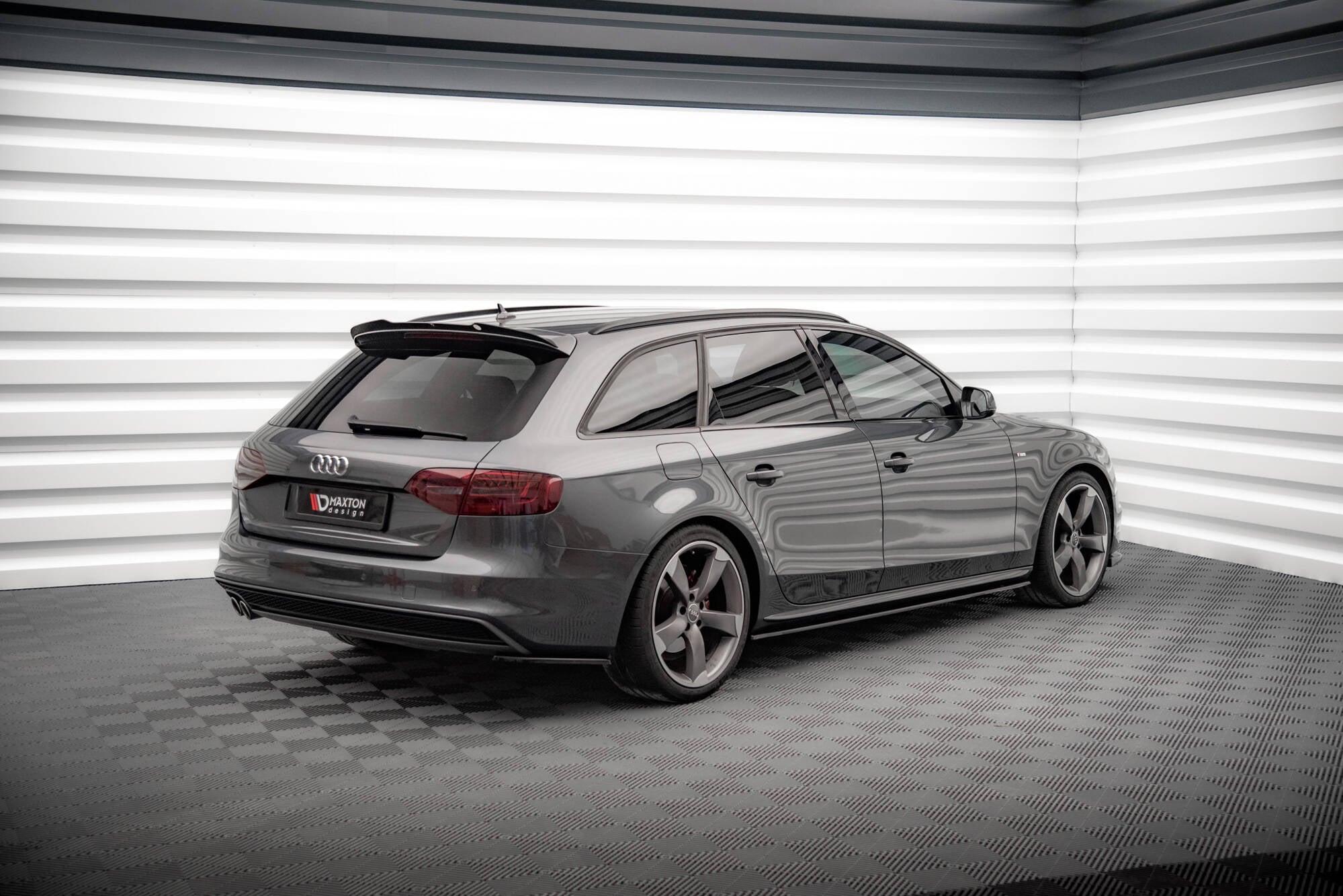 Maxton Design Heck Ansatz Flaps Diffusor V.2 passend für Audi A4 S-Line Avant B8 Facelift schwarz Hochglanz