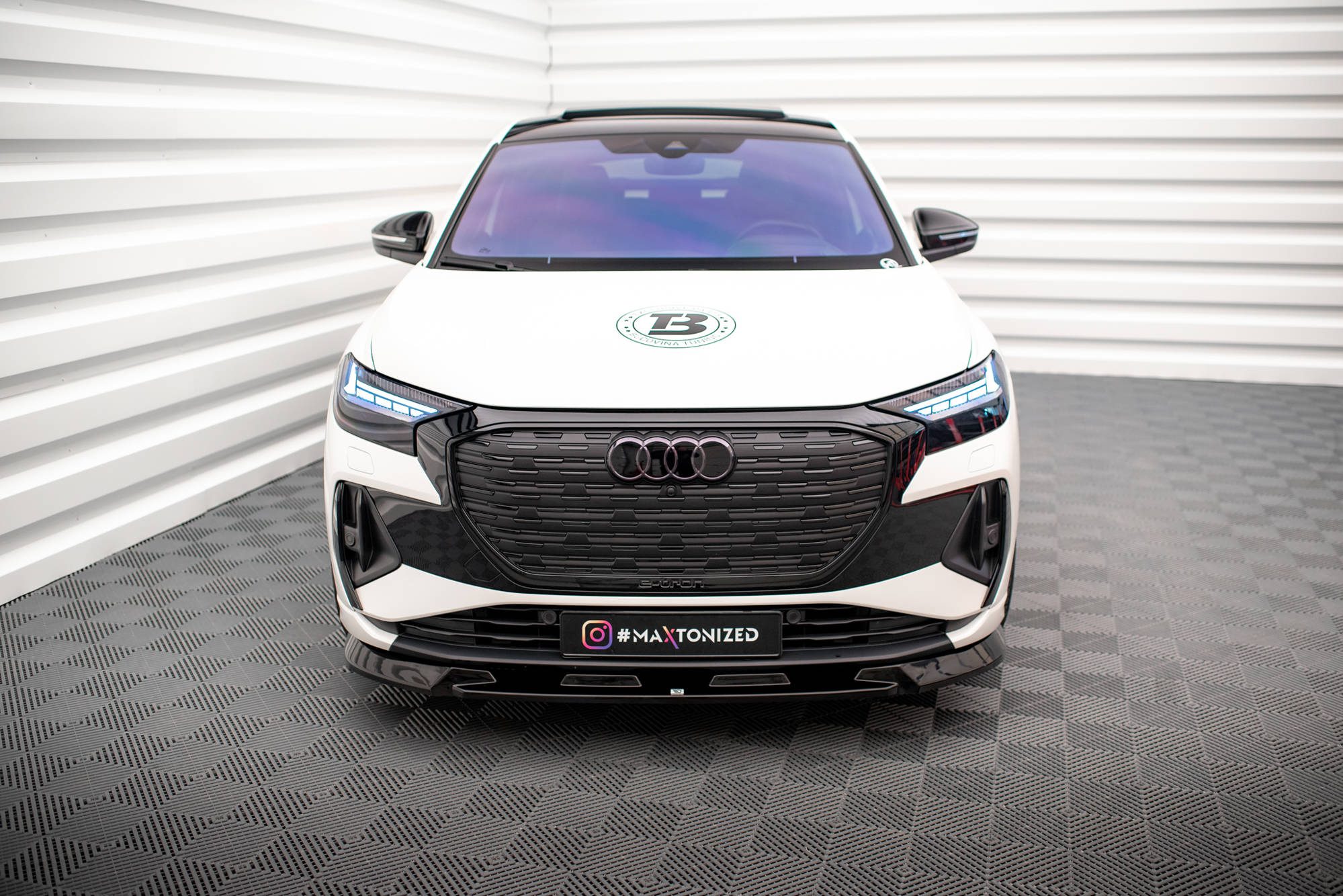 Maxton Design Street+ Spoilerlippe Front Ansatz V.1 passend für Audi Q4 e-tron Sportback S-line Mk1 schwarz Hochglanz