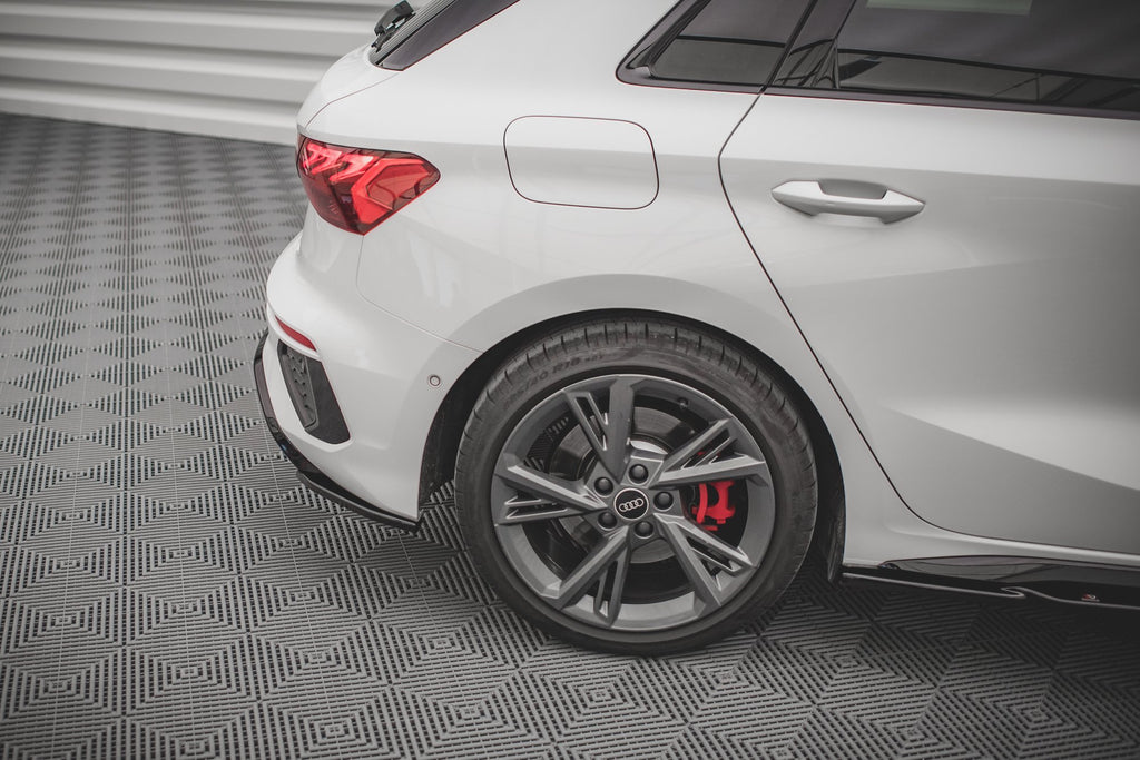 Maxton Design Heck Ansatz Flaps Diffusor V.2 für Audi S3 Sportback 8Y Carbon Look