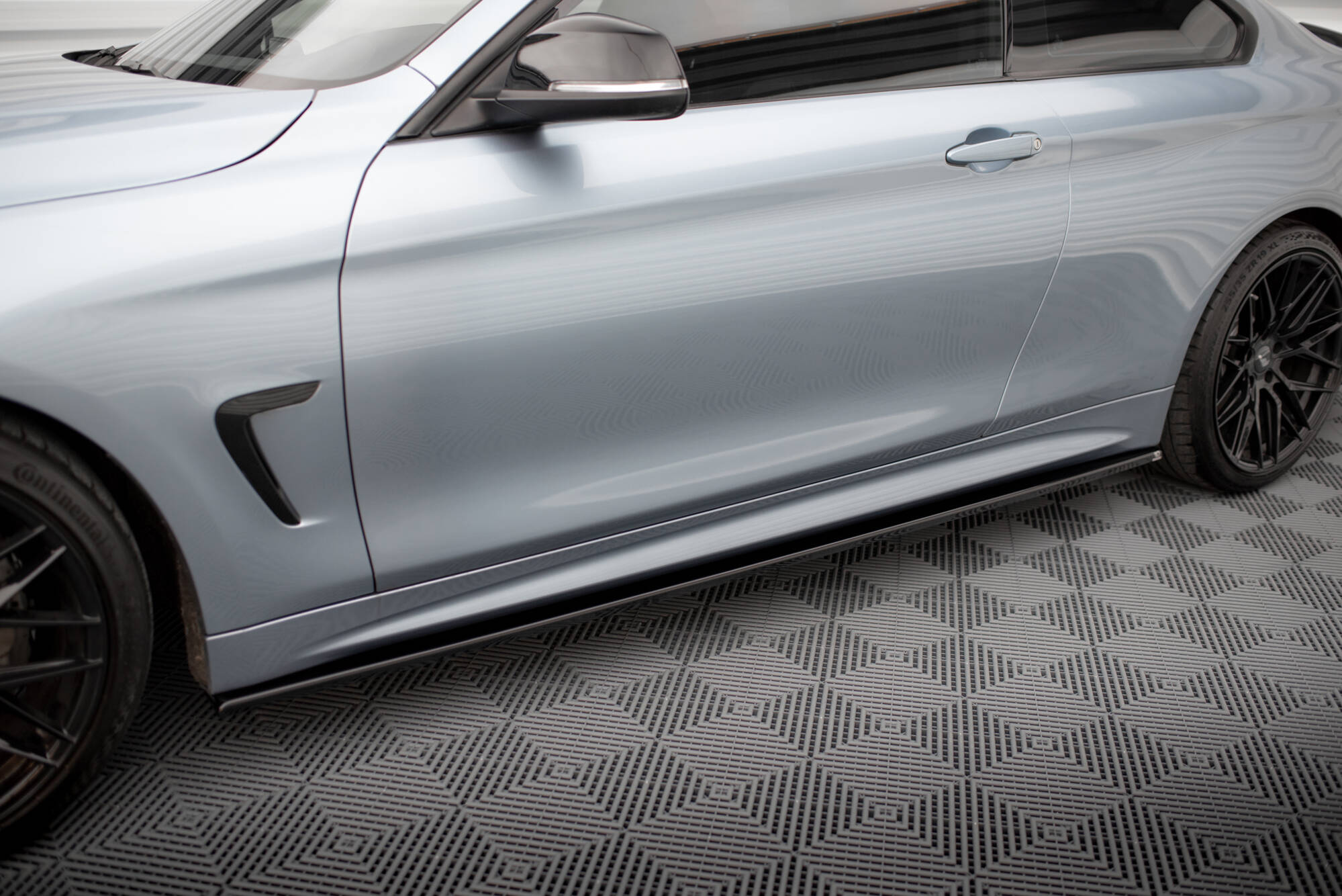 Maxton Design Street+ Seitenschweller Leisten passend für BMW 4er Coupe / Gran Coupe / Cabrio M-Paket F32 / F36 / F33 schwarz Hochglanz