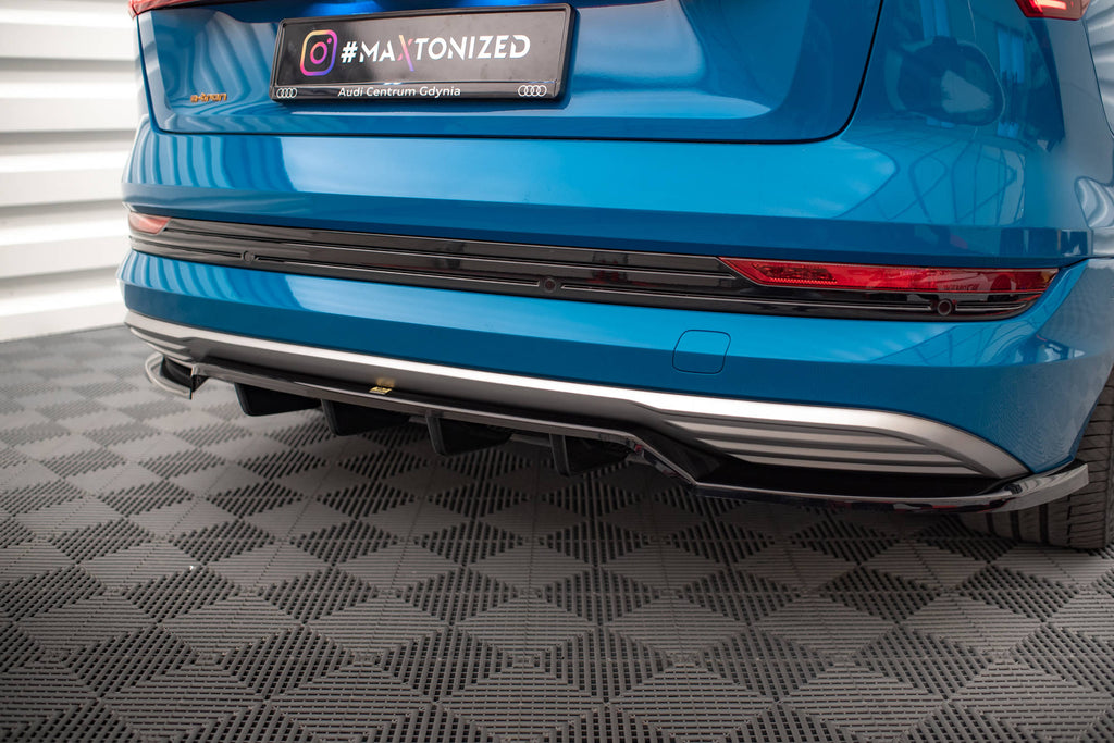 Maxton Design Street+ Mittlerer Diffusor RACE passend für Audi e-tron schwarz Hochglanz