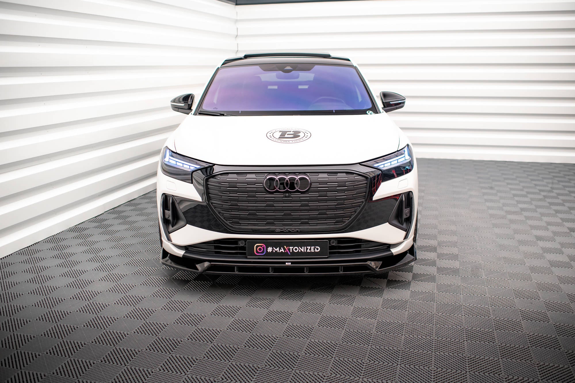 Maxton Design Street+ Spoilerlippe Front Ansatz V.2 passend für Audi Q4 e-tron Sportback S-line Mk1 schwarz Hochglanz