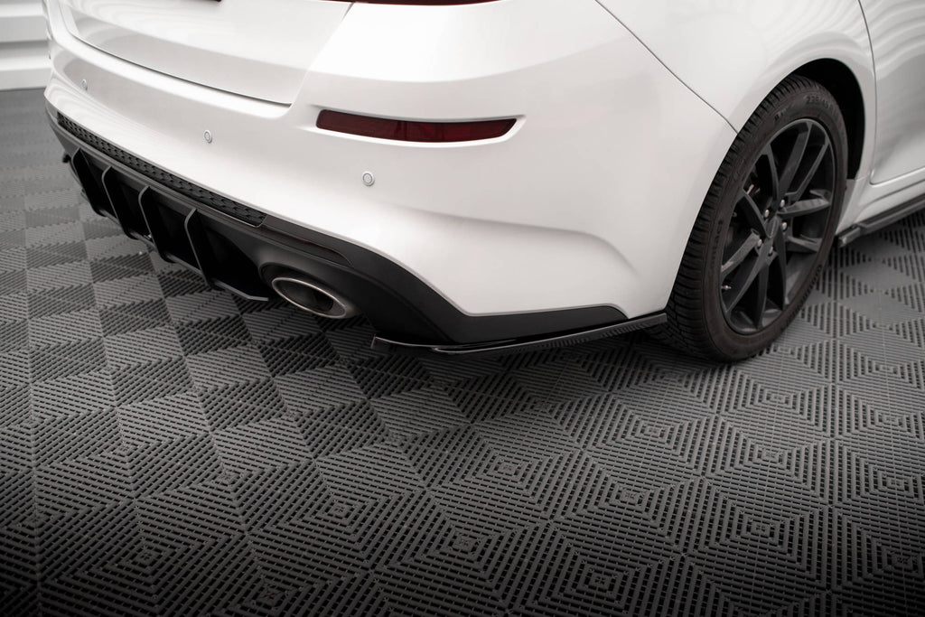 Maxton Design Heck Ansatz Flaps Diffusor V.2 passend für Kia Optima Mk4 Facelift schwarz Hochglanz