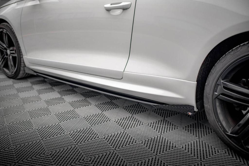 Maxton Design Street Pro Street+ Seitenschweller Leisten + Flaps passend für VW Scirocco R Mk3 / Mk3 Facelift schwarz Hochglanz