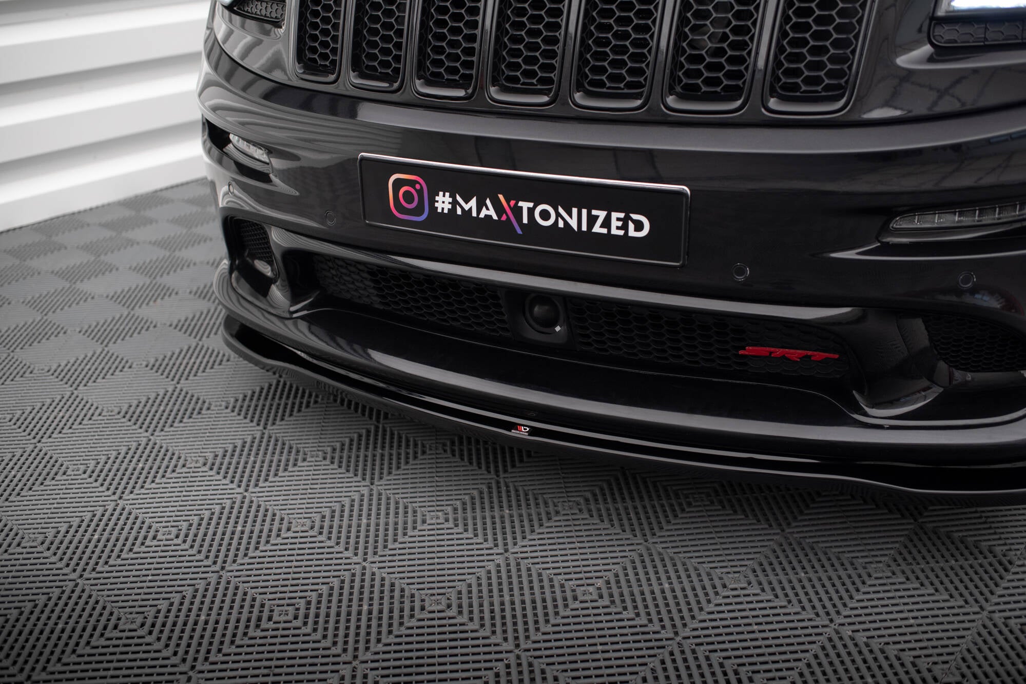 Maxton Design Street+ Spoilerlippe Front Ansatz passend für Jeep Grand Cherokee SRT WK2 Facelift schwarz Hochglanz