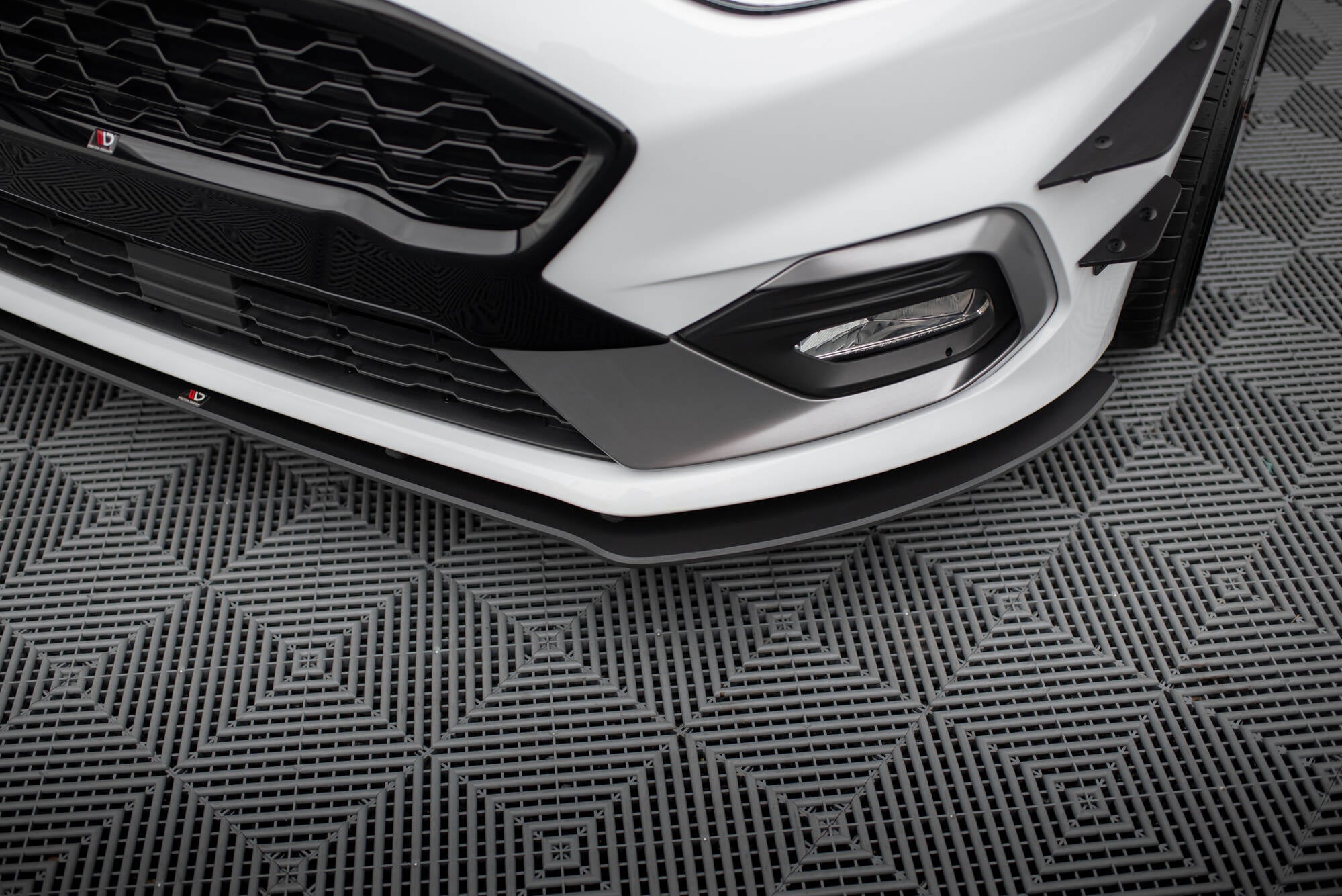 Maxton Design Street Pro Street+ Spoilerlippe Front Ansatz passend für Ford Fiesta Mk8 ST / ST-Line