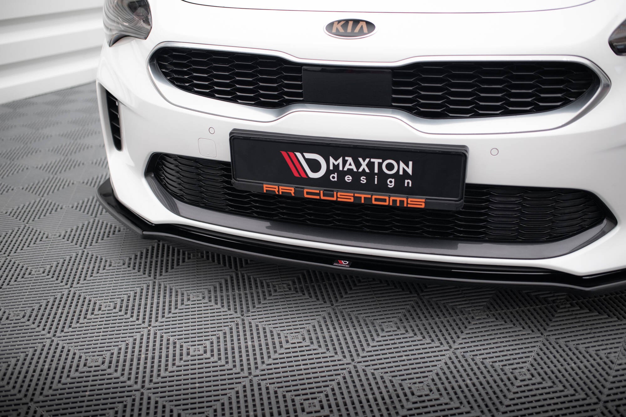 Maxton Design Street+ Spoilerlippe Front Ansatz V.1 passend für Kia Stinger GT / GT-Line / Standard Mk1 schwarz Hochglanz