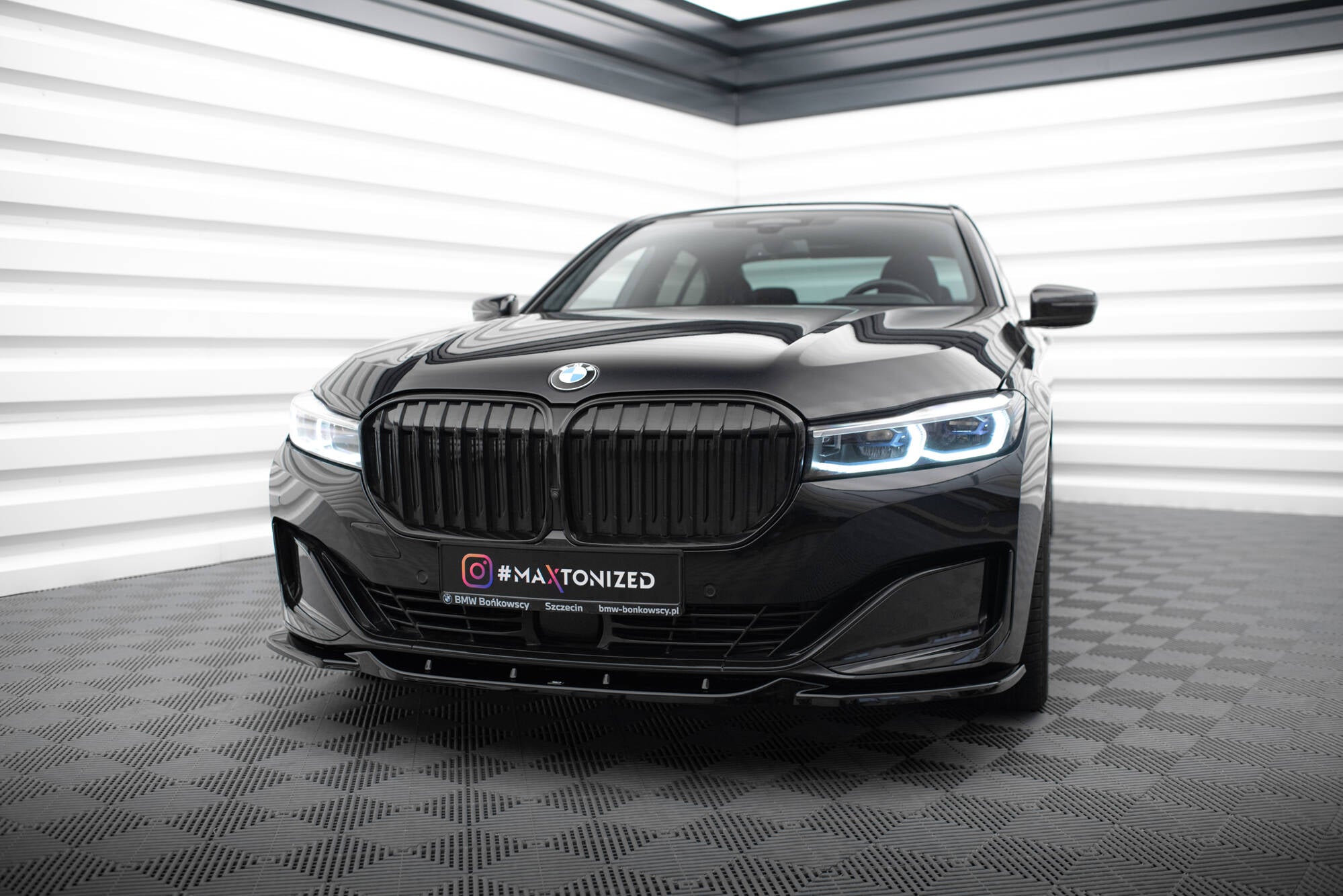 Maxton Design Street+ Spoilerlippe Front Ansatz V.2 passend für BMW 7 G11 / G12 Facelift schwarz Hochglanz