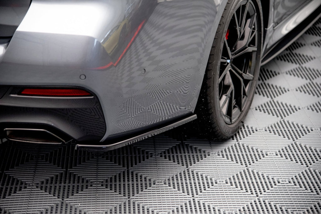 Maxton Design Heck Ansatz Flaps Diffusor passend für BMW 5er G30 Facelift M-Paket schwarz Hochglanz